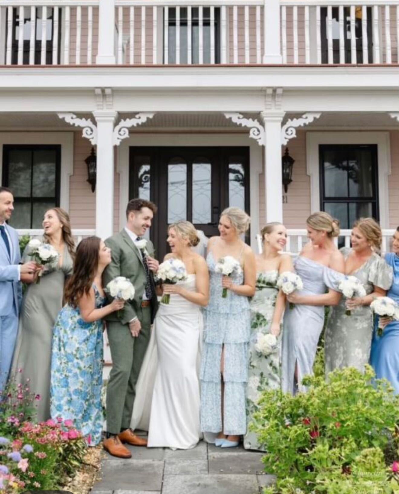 Choosing the Right Color for the Mother of the Bride: A January Guide