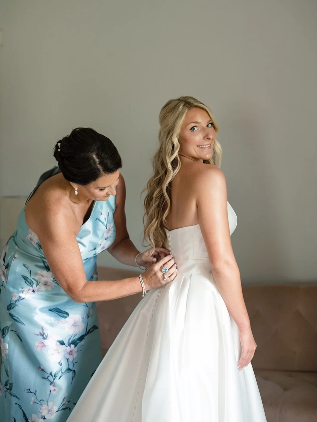 An unforgettable day calls for a gown that feels just as special. Thoughtfully designed mother-of-the-bride styles, made to flatter, support, and celebrate this once-in-a-lifetime moment✨

#MotherOfTheBride #MotheOfTheBrideDress #BespokeGowns #Timele