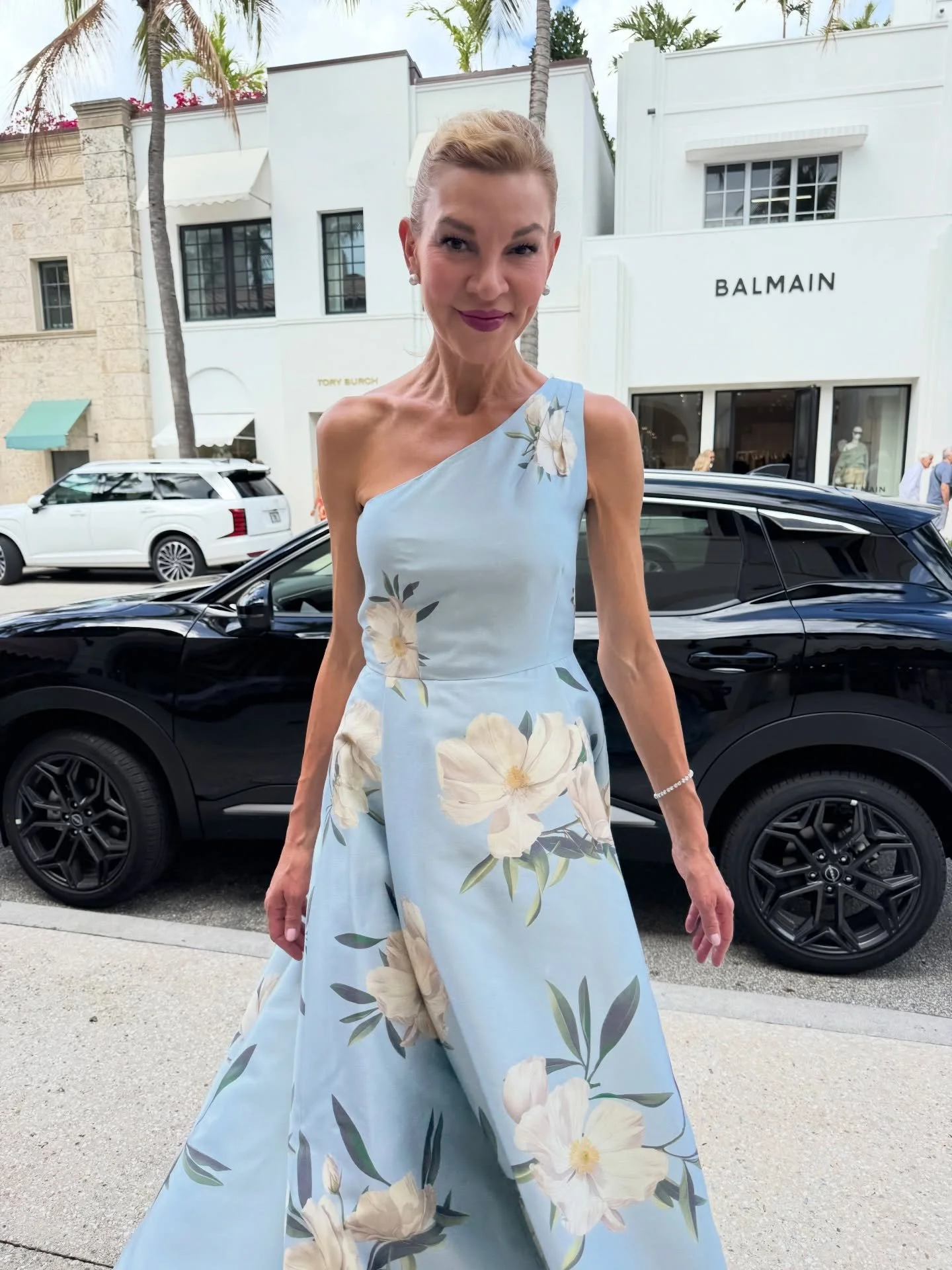 Showing on Worth Avenue in Palm Beach with Gramercy Atelier! 

Thank you to @charlottekellogg for hosting us✨

#gramercyatelier #motherofthebride #motherofthegroom #motherofthebridedress #motherofthegroomdress