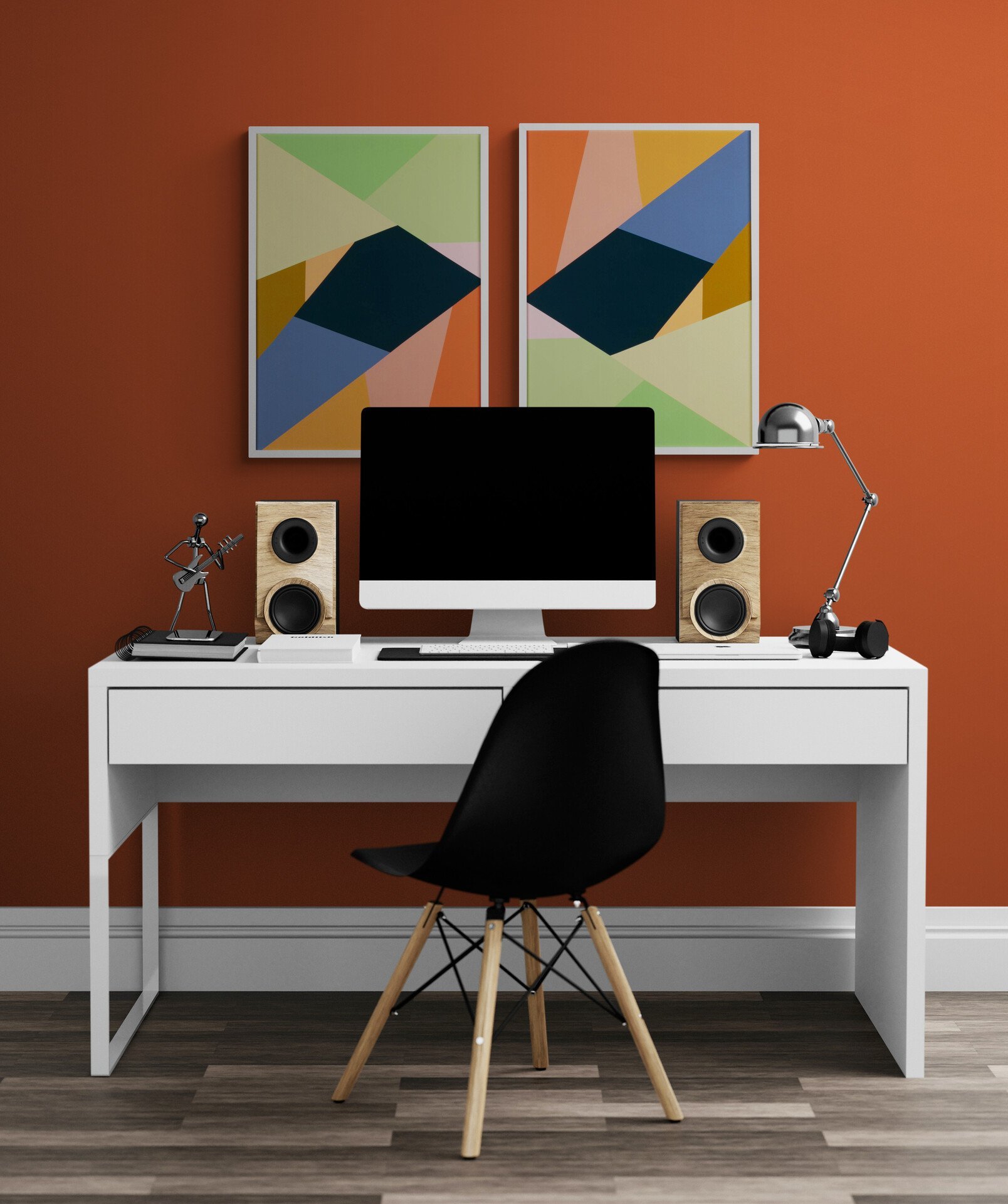 Home_office_desk_with_computer.jpg