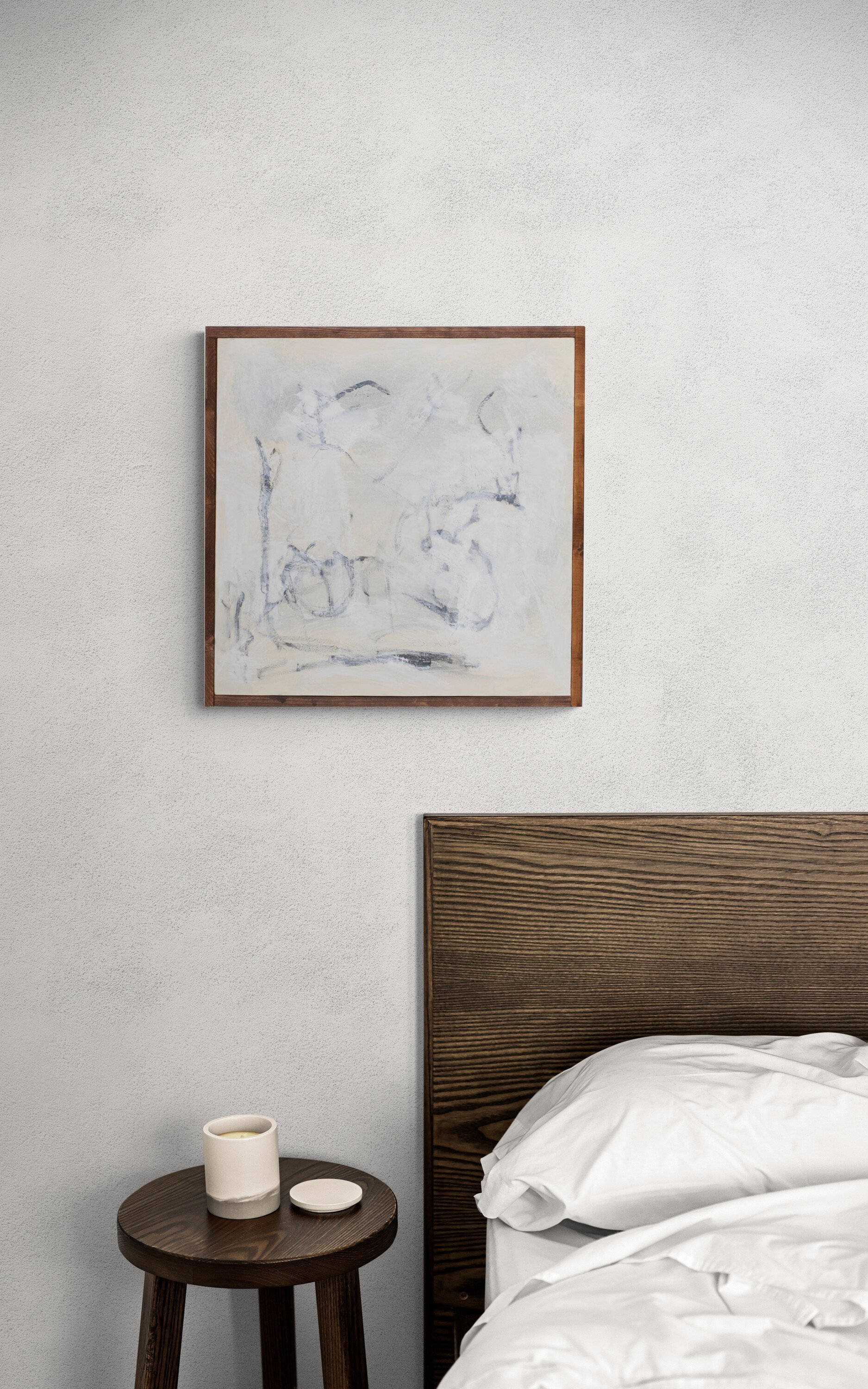 Bed_with_solid_wood_headboard.jpg