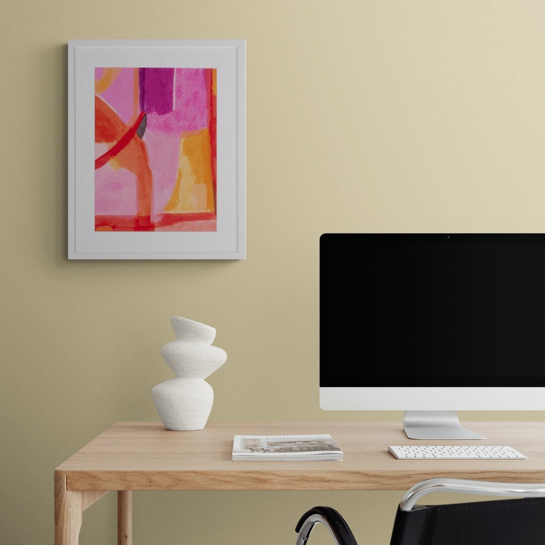 Wooden_desk_with_computer_and_vase.jpg