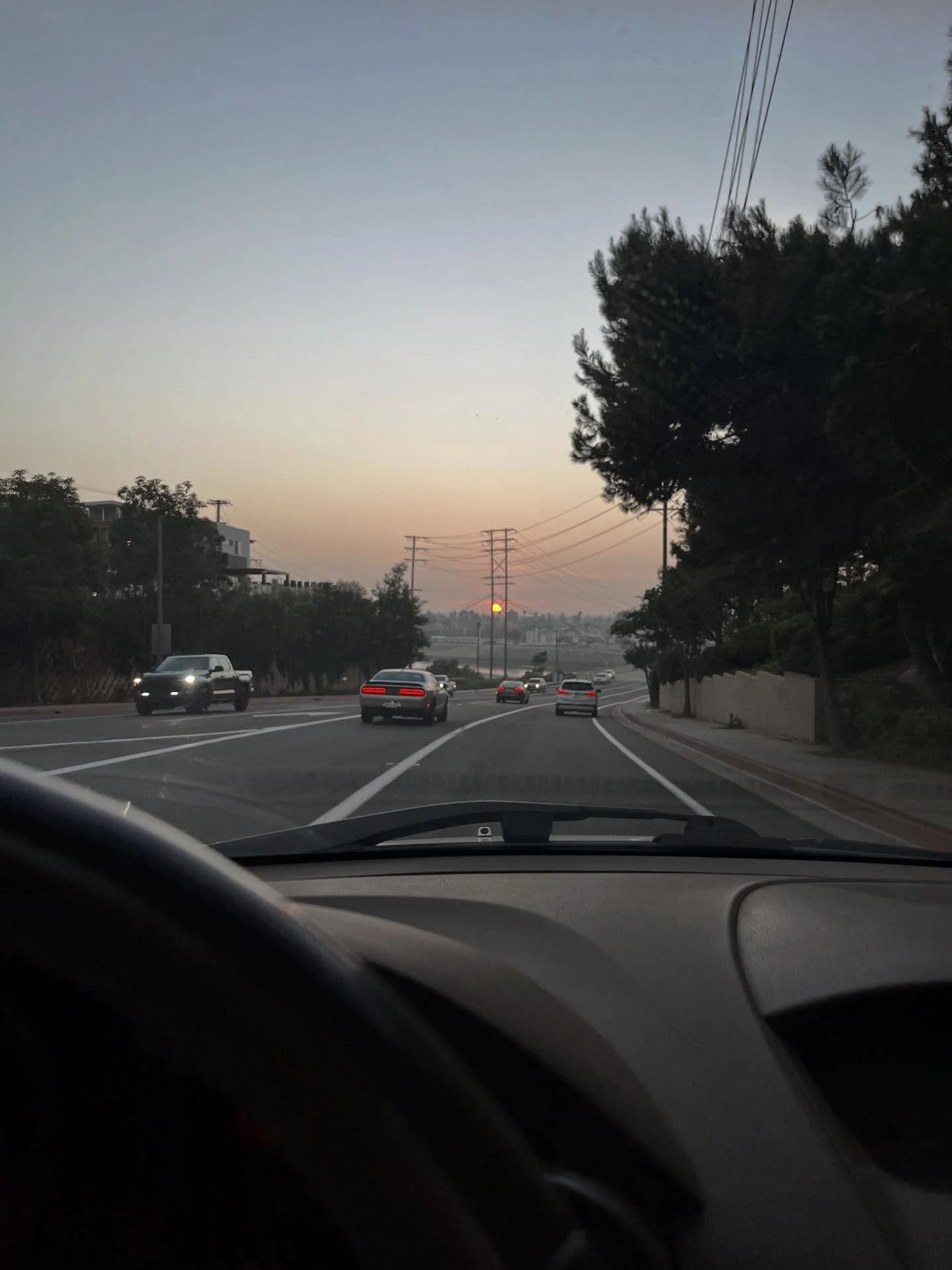 🧡 It may look like a tiny little raisin but it was a magnificent sunset moment