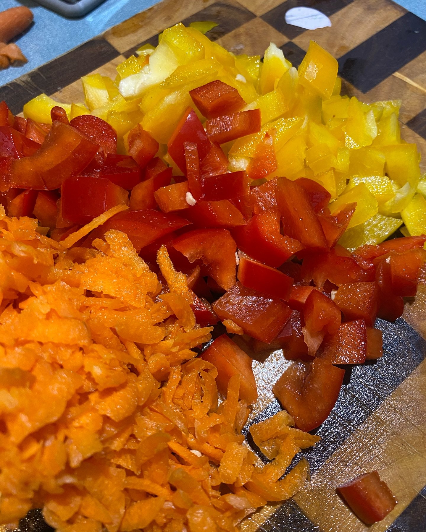 Eat the Rainbow! 🌈

Just a gentle reminder to add some colorful fruits and veggies to your plate today! Each color brings unique phytochemicals and powerful health benefits, especially for those of us dealing with perimenopause and looking to age gr