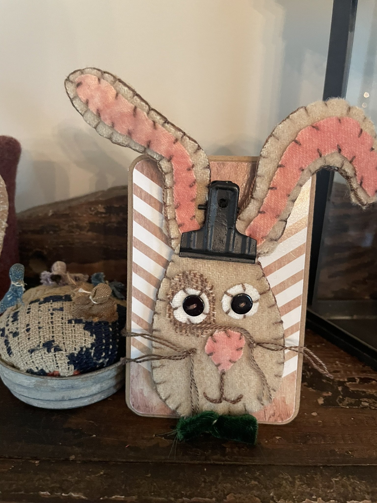 Clipboard Applique Rabbit