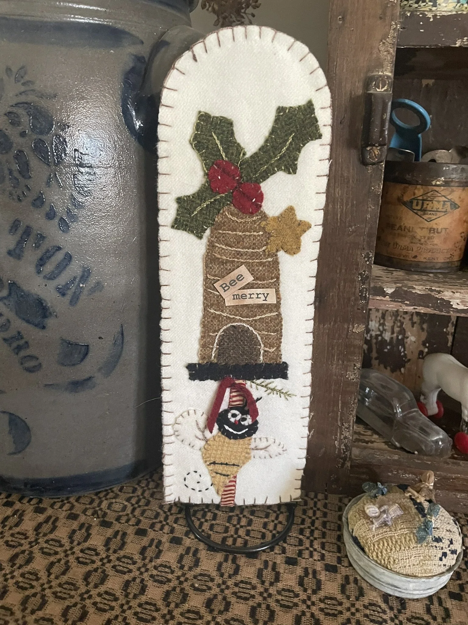 Applique BEEHIVE Sleeve with Base
