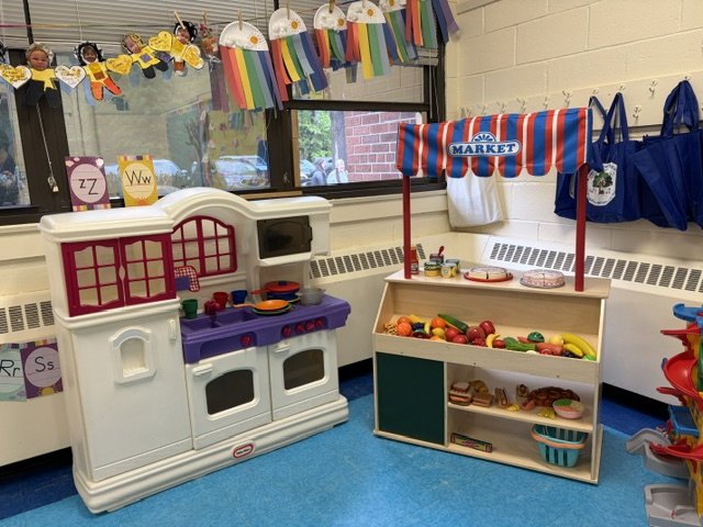 An Early Learner dramatic play center
