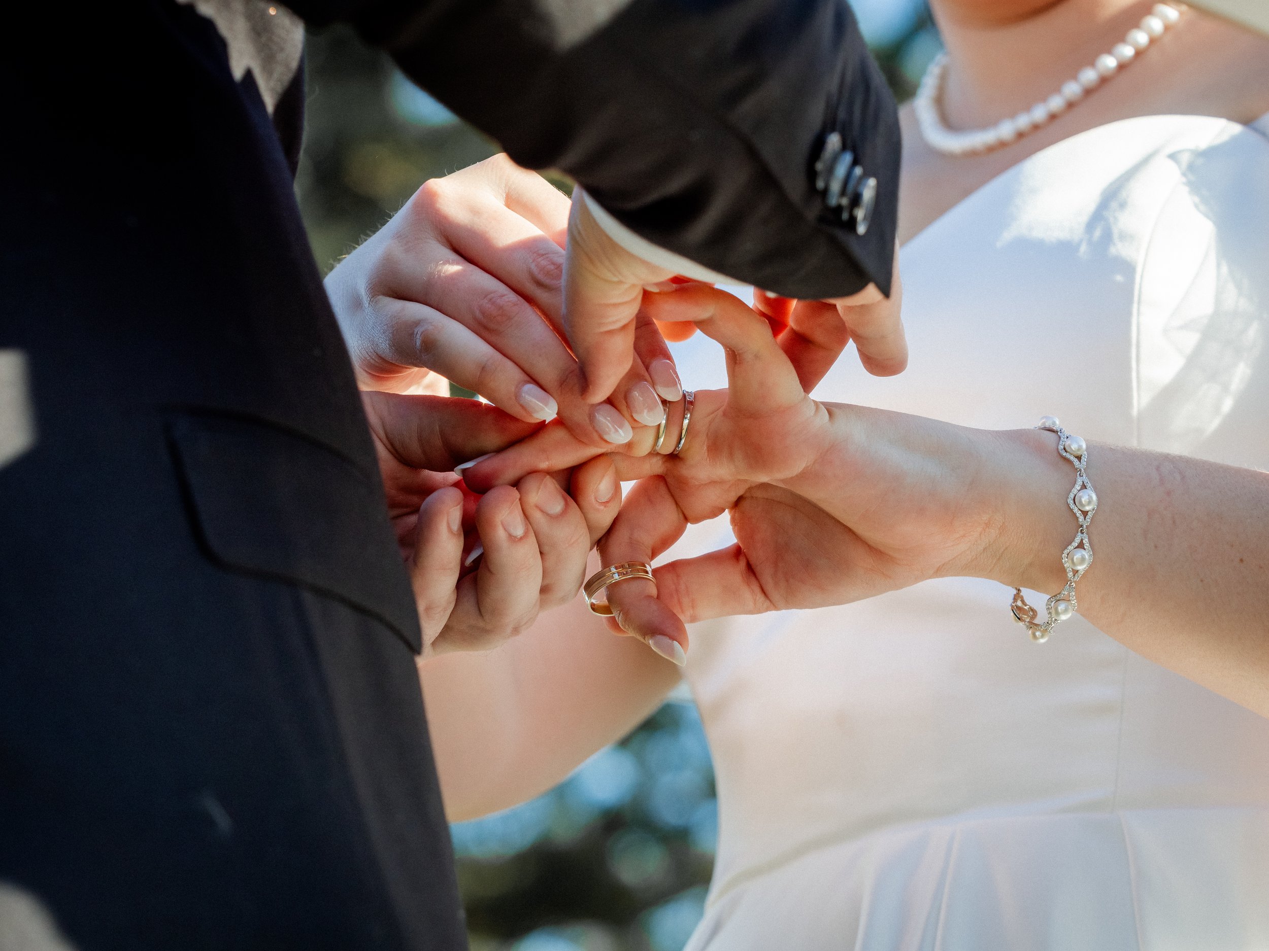 BYRON BAY LENNOX WEDDING RINGS.jpg