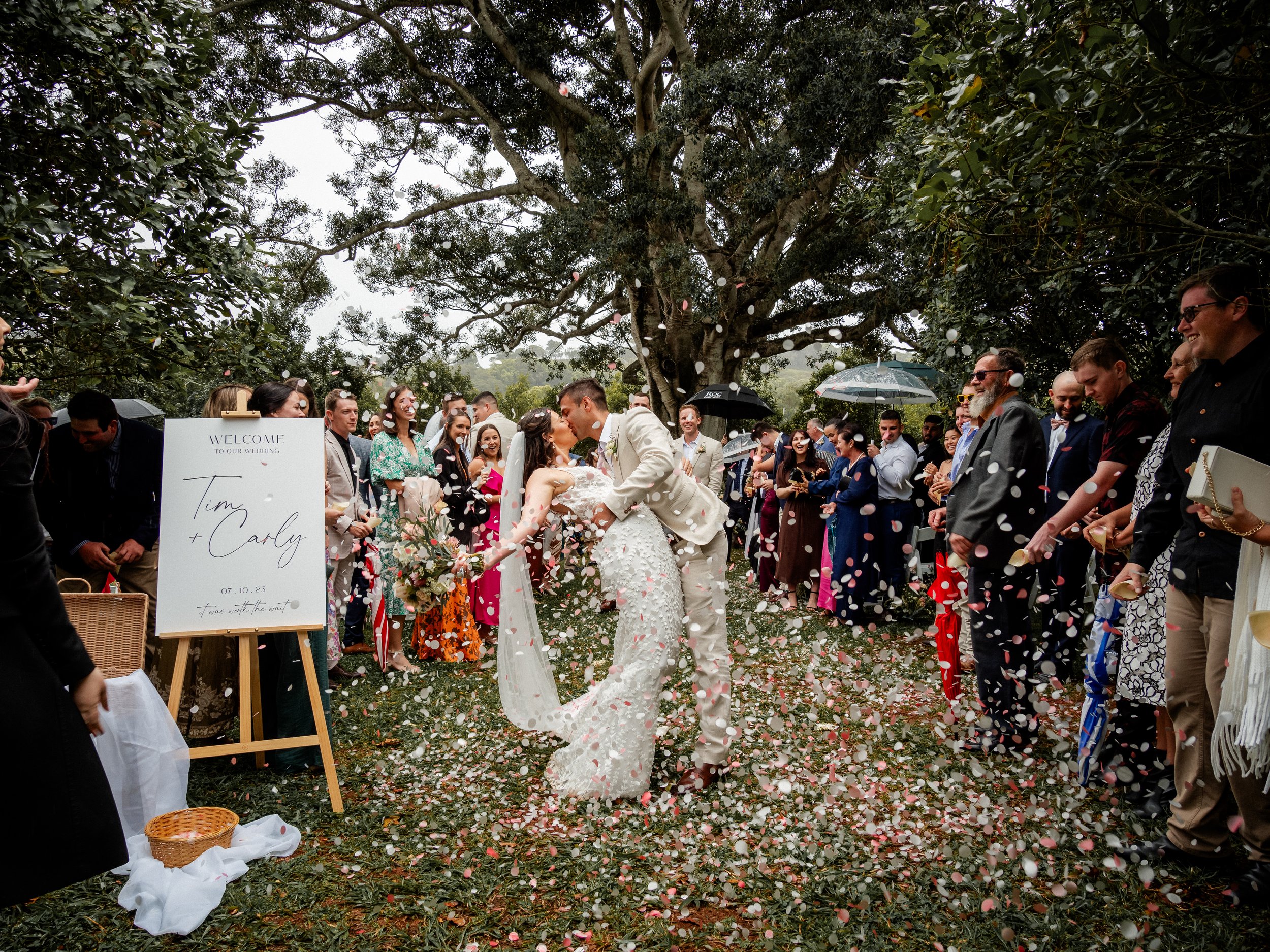 Tides Byron Estate Wedding Byron Bay Sean Reefman Photography confetti dip.jpg