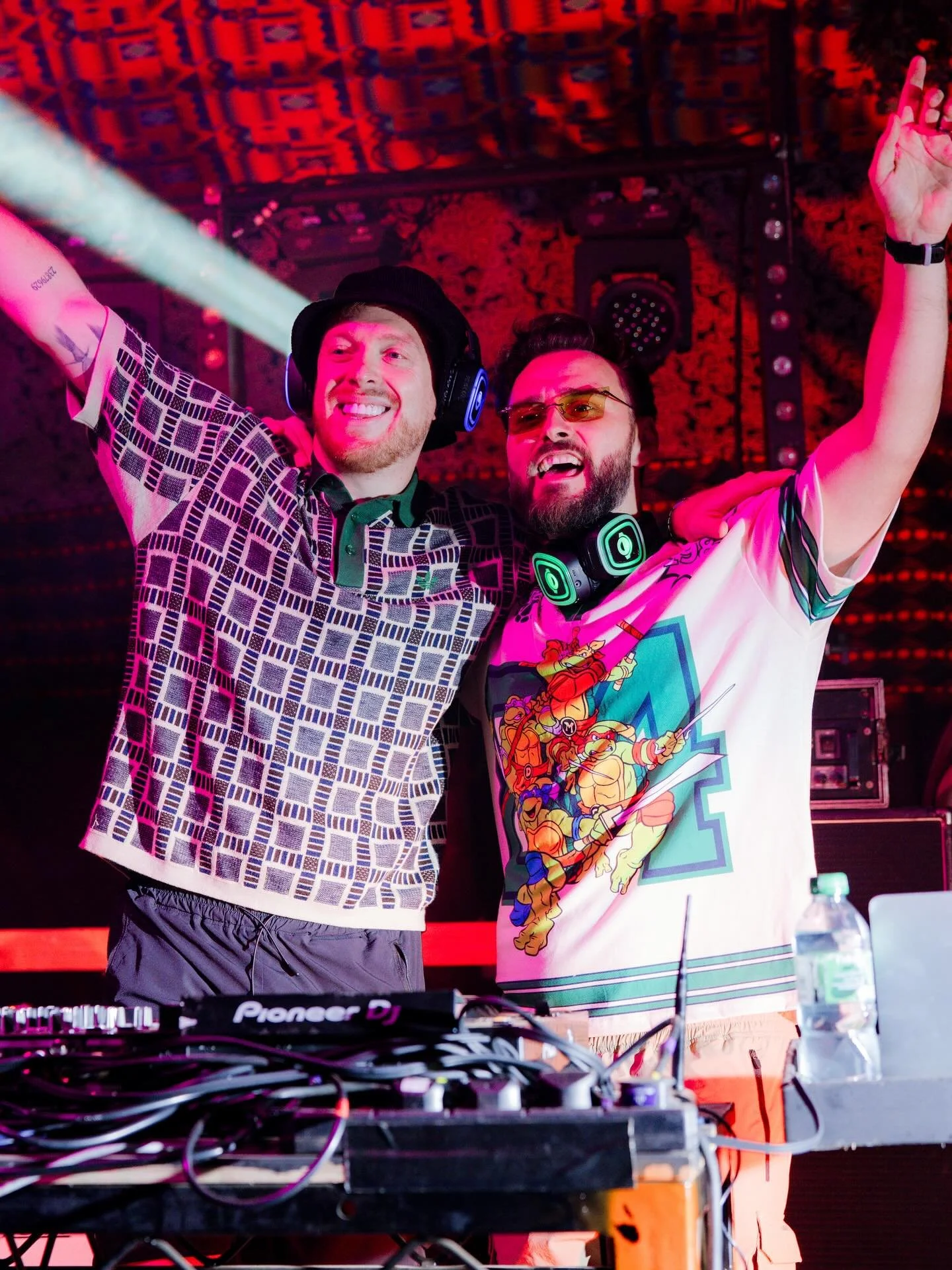 A Happy Hour silent disco takeover at Kendal Calling festival 🕺🏻 📸