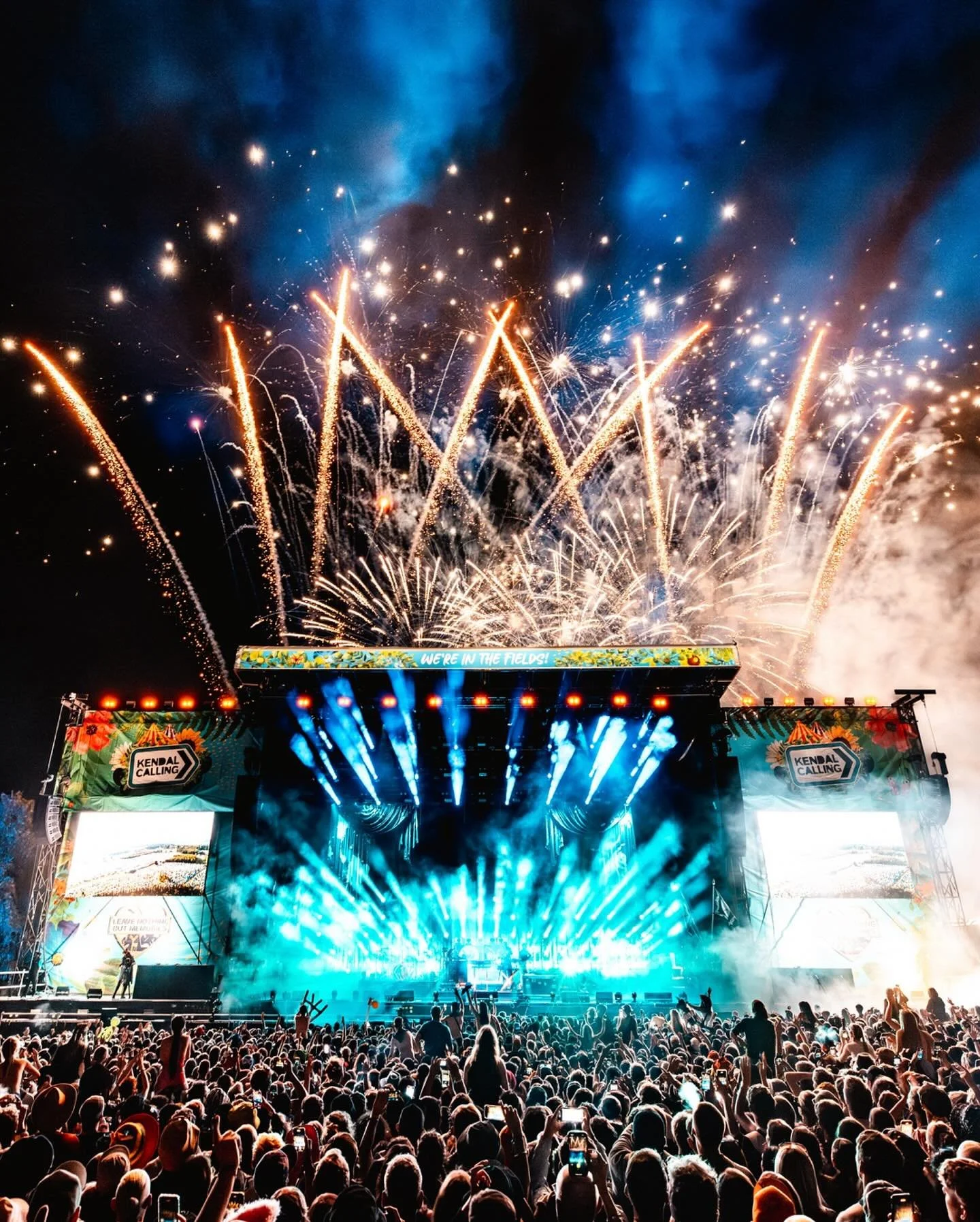 Nighttime scenes at the Kendal Calling main stage 📸