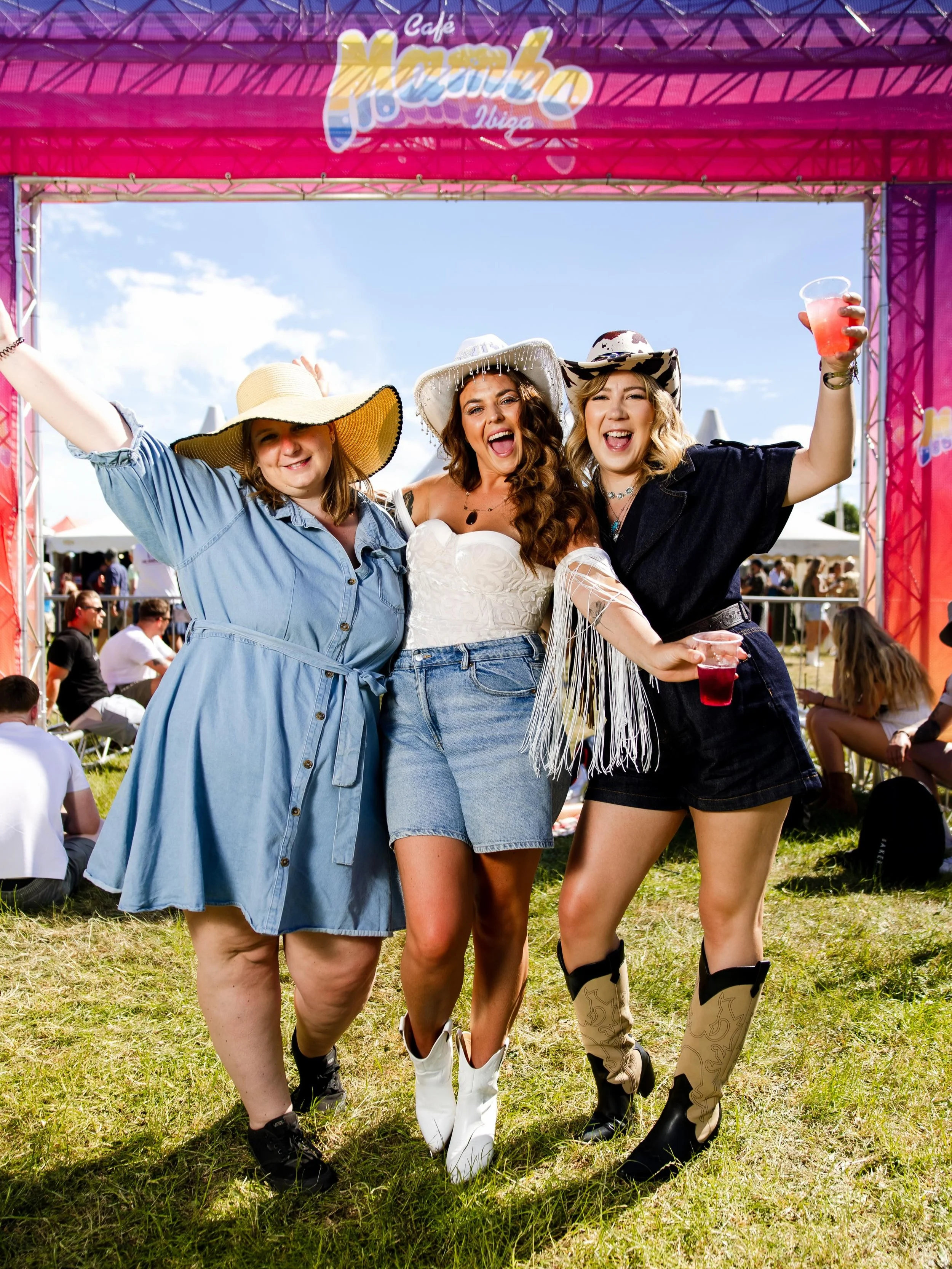 A lovely sunny Saturday in Coventry for Cafe Mambo at Coombe Abbey ☀️ 

@classicsevents_co @mamboibiza @mambolandagency @new_vision_events @therealgokwan