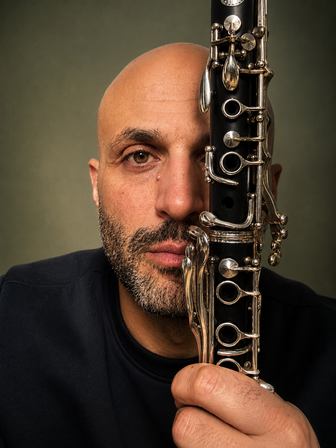 Mohamed Najem, Palestinian clarinetist and ney player based in Paris.
Mohamed Najem, clarinettiste et joueur de ney palestinien basé à Paris.