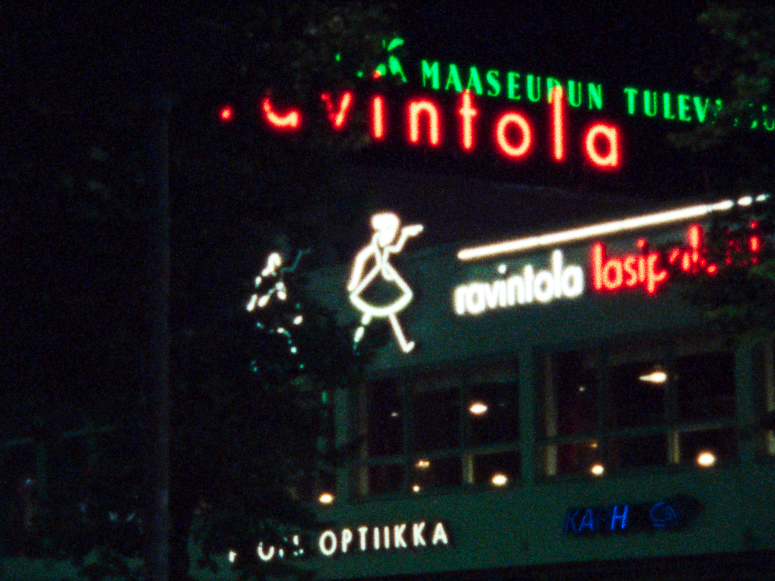 STILL 3 LASIPALATSI.png