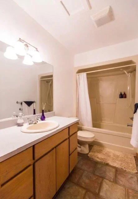 shared bathrooom.webp