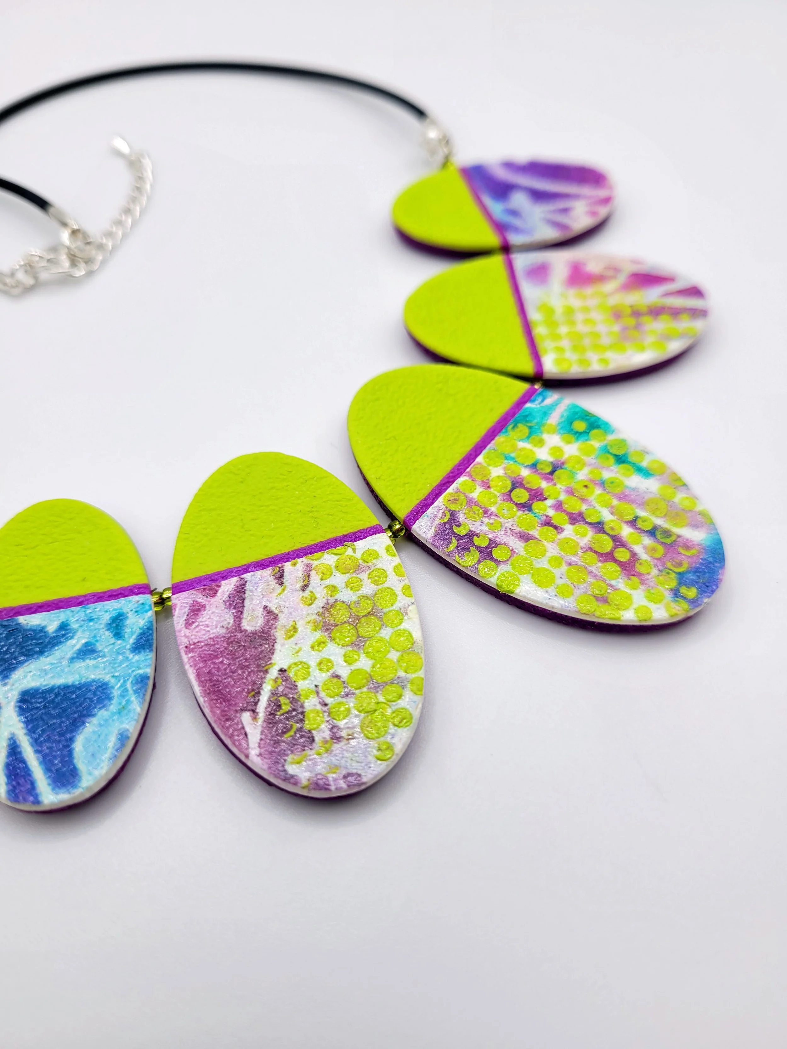 Lime ovals curve.jpg