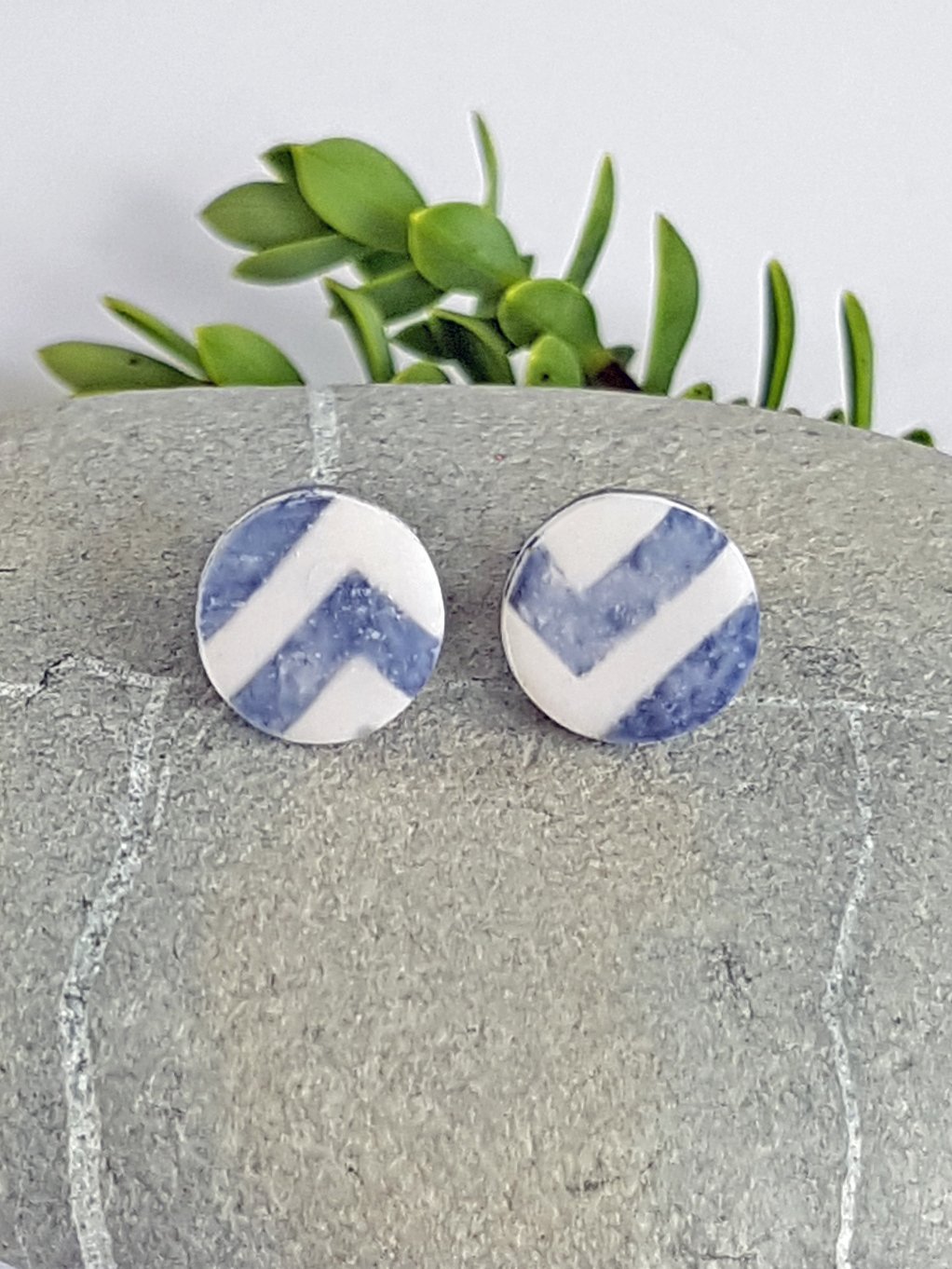 Grey and white stencilled line and right-angle geometric pattern on round 10 mm stud earrings.