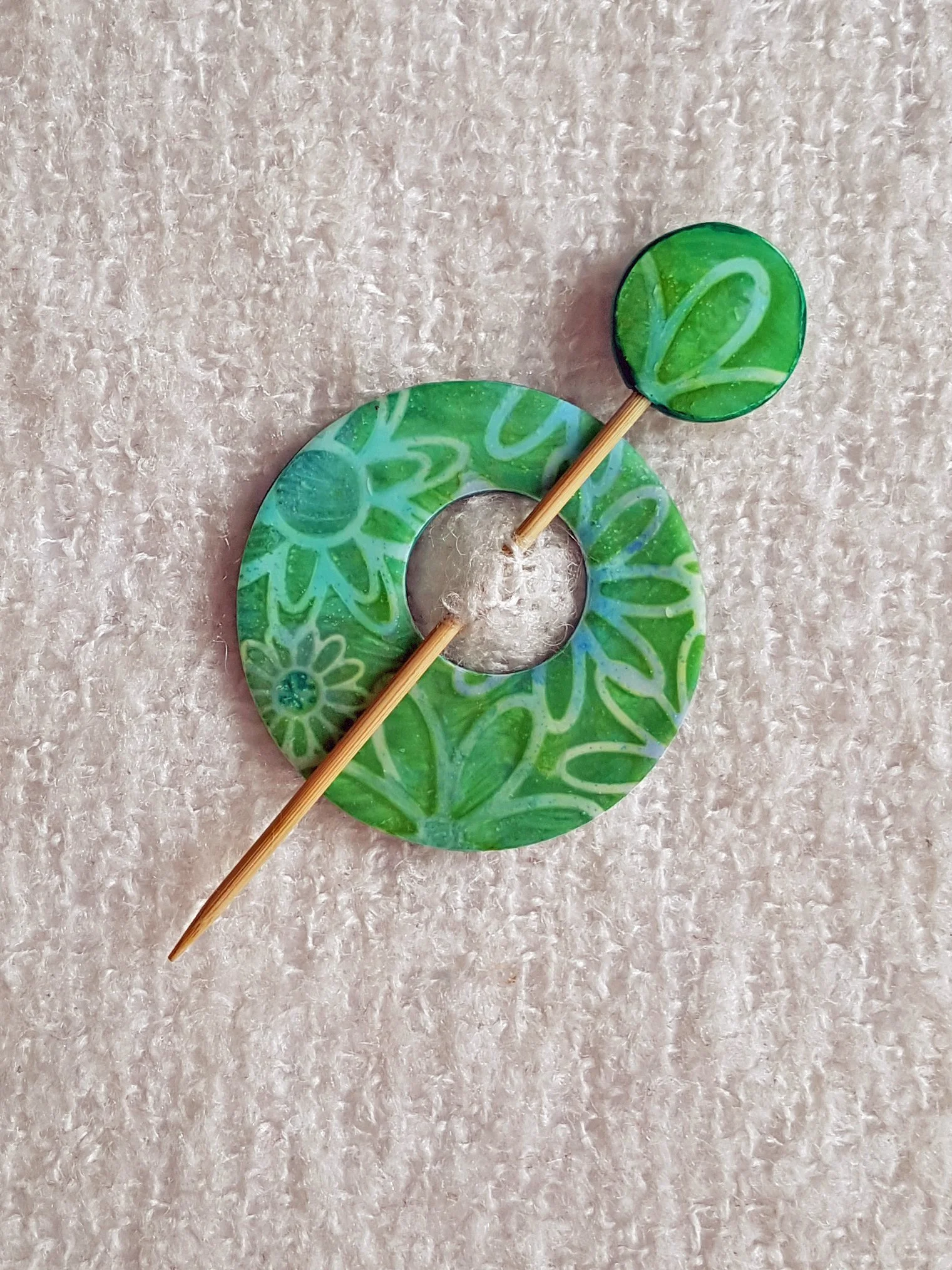 Daisy Green Shawl Pin, £24.00