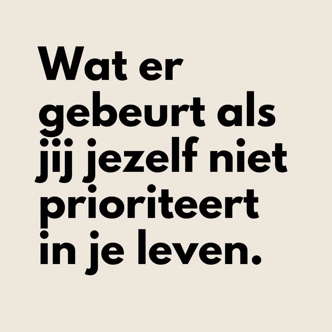 Dan prioriteert een ander zich in jouw leven. 

Hoewel we dit allemaal wel weten en het haast weggelachen wordt 'dat gebeurt mij niet', gebeurt het maar al te vaak. 

Ik zie bijna standaard bij mijn cli&euml;nten en coachees dat zij zelf niet achter 