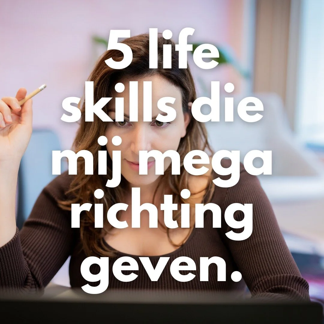 Voor degenen die mij pas sinds kort volgen, ik ben nu ongeveer een ruim half jaar aan het ondernemen. Het voelt echt als een enorme school aan levenservaring (nu al) en ben ik een diversiteit aan overwinningen rijker en illusies armer. 

Het leek me 
