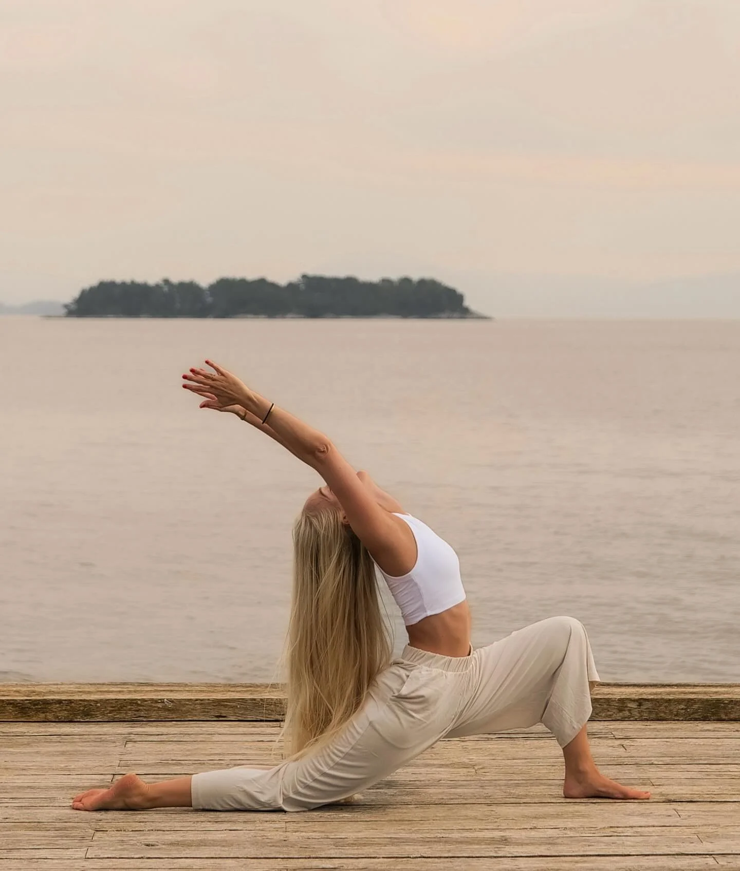Bli med p&aring; Yoga &amp; meditasjons-challenge 🫶🏻

Jeg vet at mange &oslash;nsker &aring; komme i gang med egenpraksis, men at det kan v&aelig;re utfordrende &aring; komme i gang eller fortsette over tid. S&aring; la oss gj&oslash;re dette samme