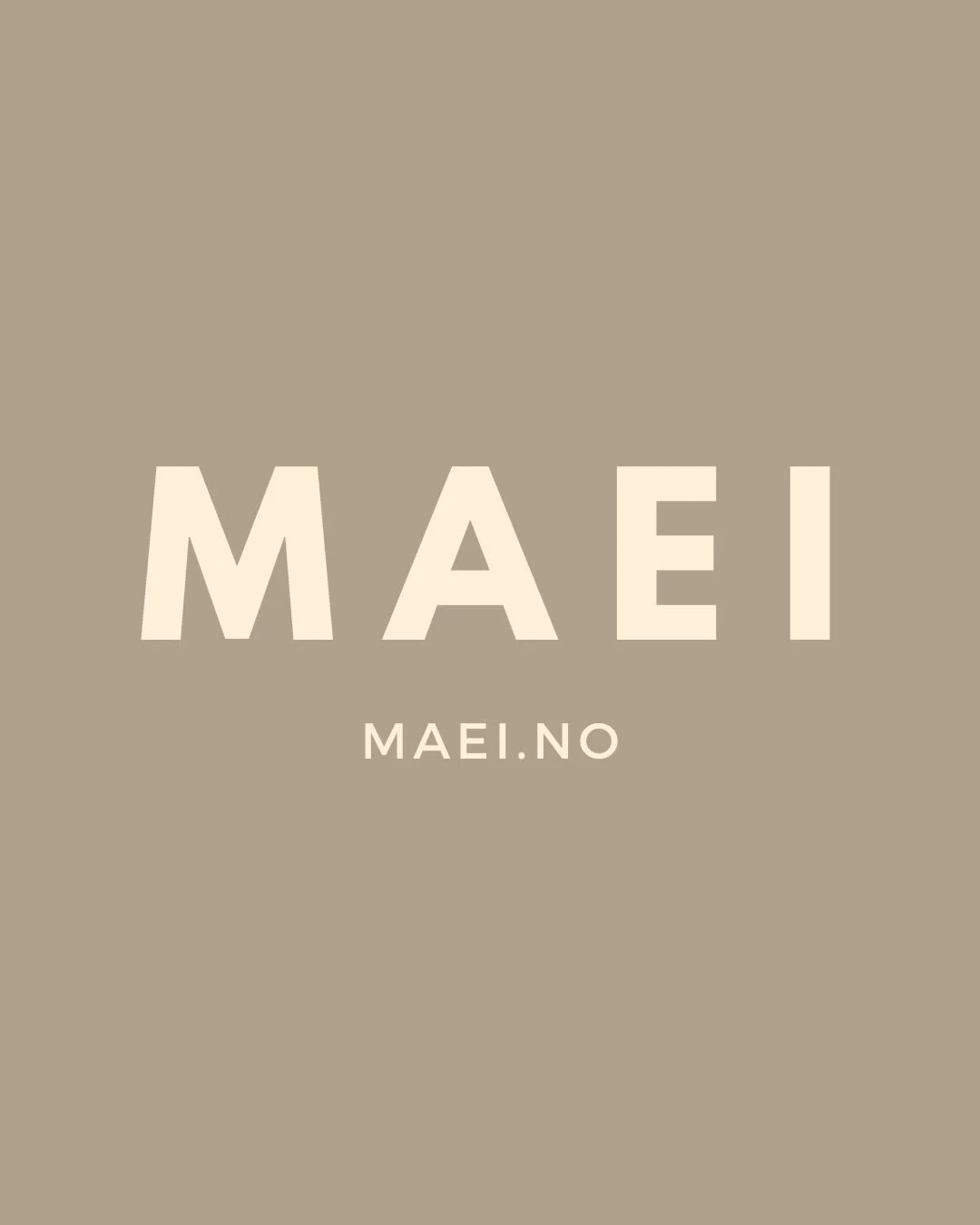 MAEI shop 🌿 
N&aring; har vi ogs&aring; f&aring;tt nettbutikk, slik at du kan handle b&aring;de hjemmefra eller n&aring;r du er i studio. Du finner yogautstyr i naturmaterialer, naturlige produkter (shampo, balsam, s&aring;per, kroppsolje), r&oslash