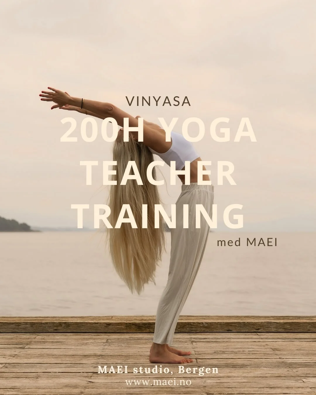 200 timers Vinyasa yogal&aelig;rerutdanning i Bergen - oppstart i januar 2027 🧘🏼&zwj;♀️
Har du lyst &aring; bli yogal&aelig;rer? Eller kanskje du &oslash;nsker &aring; styrke din egenpraksis? 
Vi samles over 7 langhelger for &aring; dypdykke inn i 