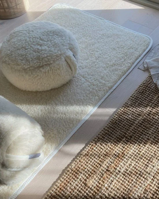 yoga-mat-premium-wool-mat-natural-90-x-200-cm-yogiraj.jpeg