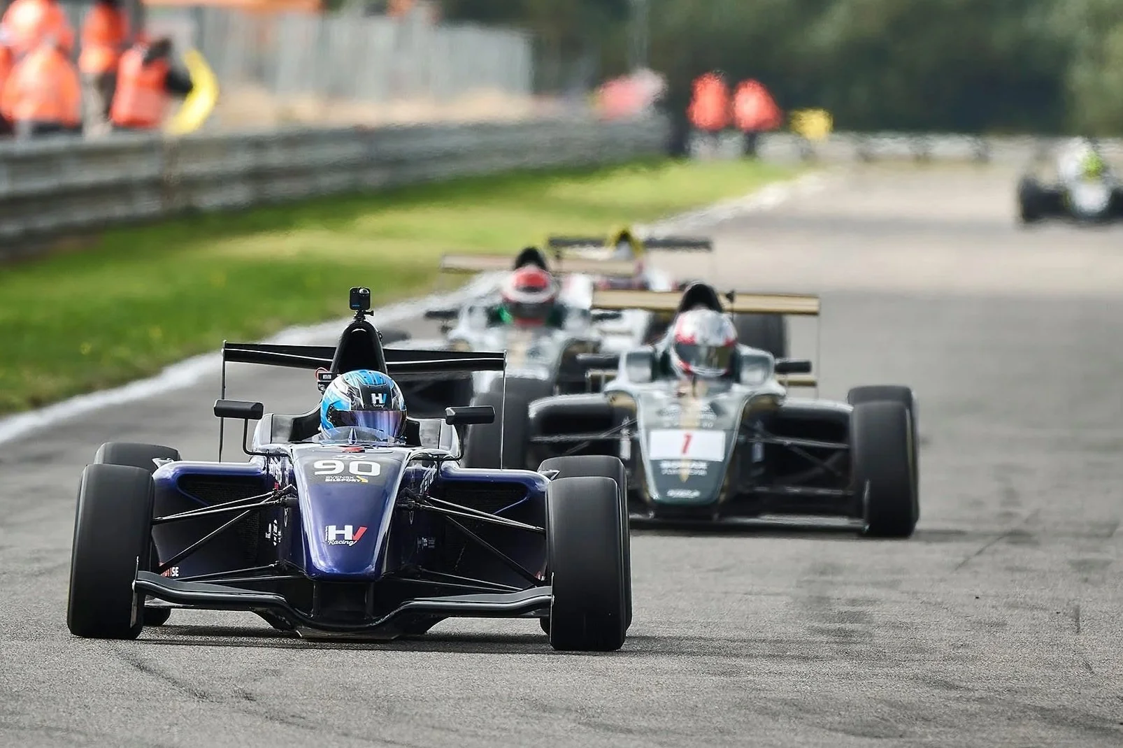 Hampus Varis klar för ytterligare en säsong i Formula Nordic 2026
