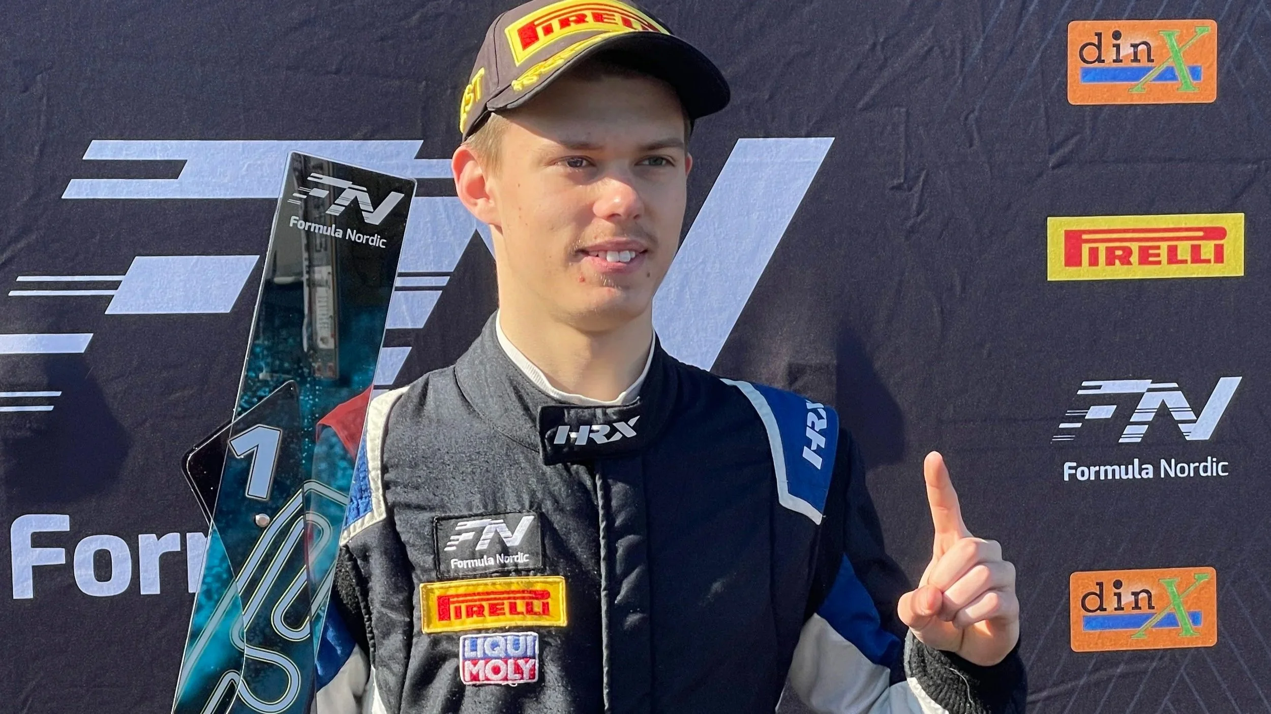 Seger i säsongspremiären för Hampus Varis på Scandinavian Raceway i Anderstorp