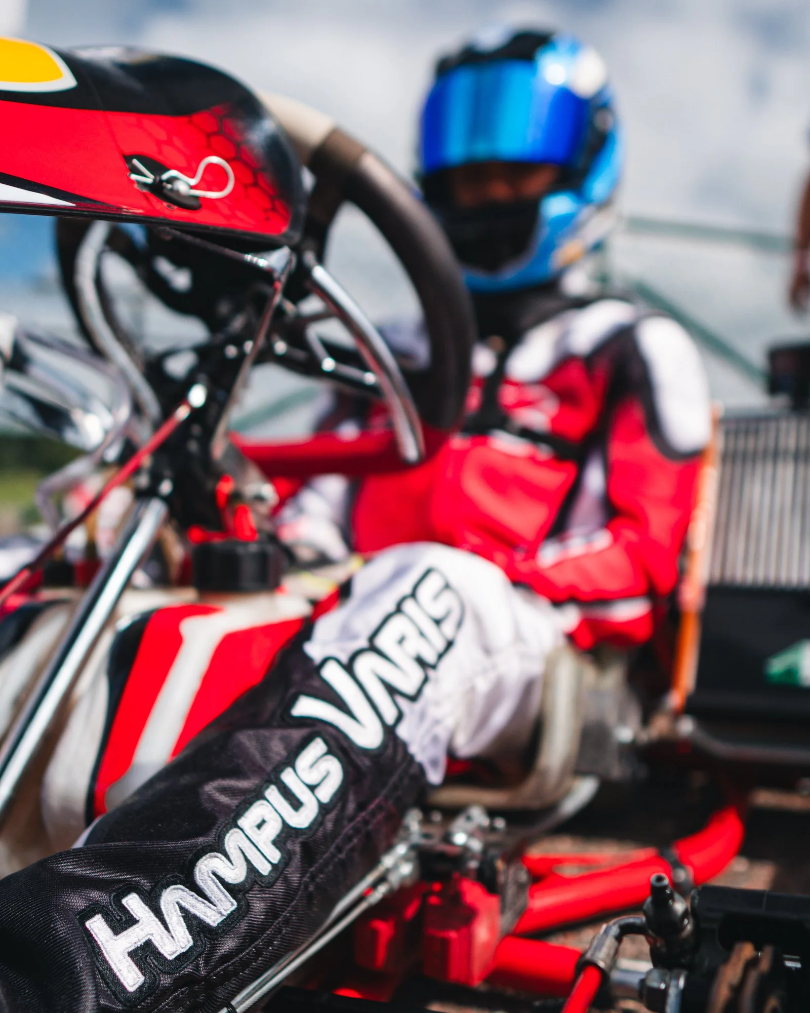 Hampus Varis Svenska Mästerskapen SM i karting 2023 på gridden.JPG