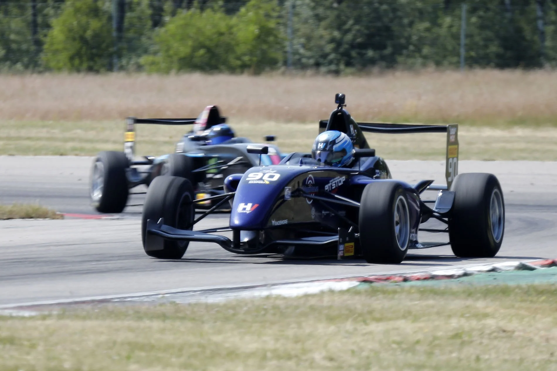 Hampus Varis tar seger i Formula Nordic F4 under Airport Race 2026 på Ljungbyheds Motorbana