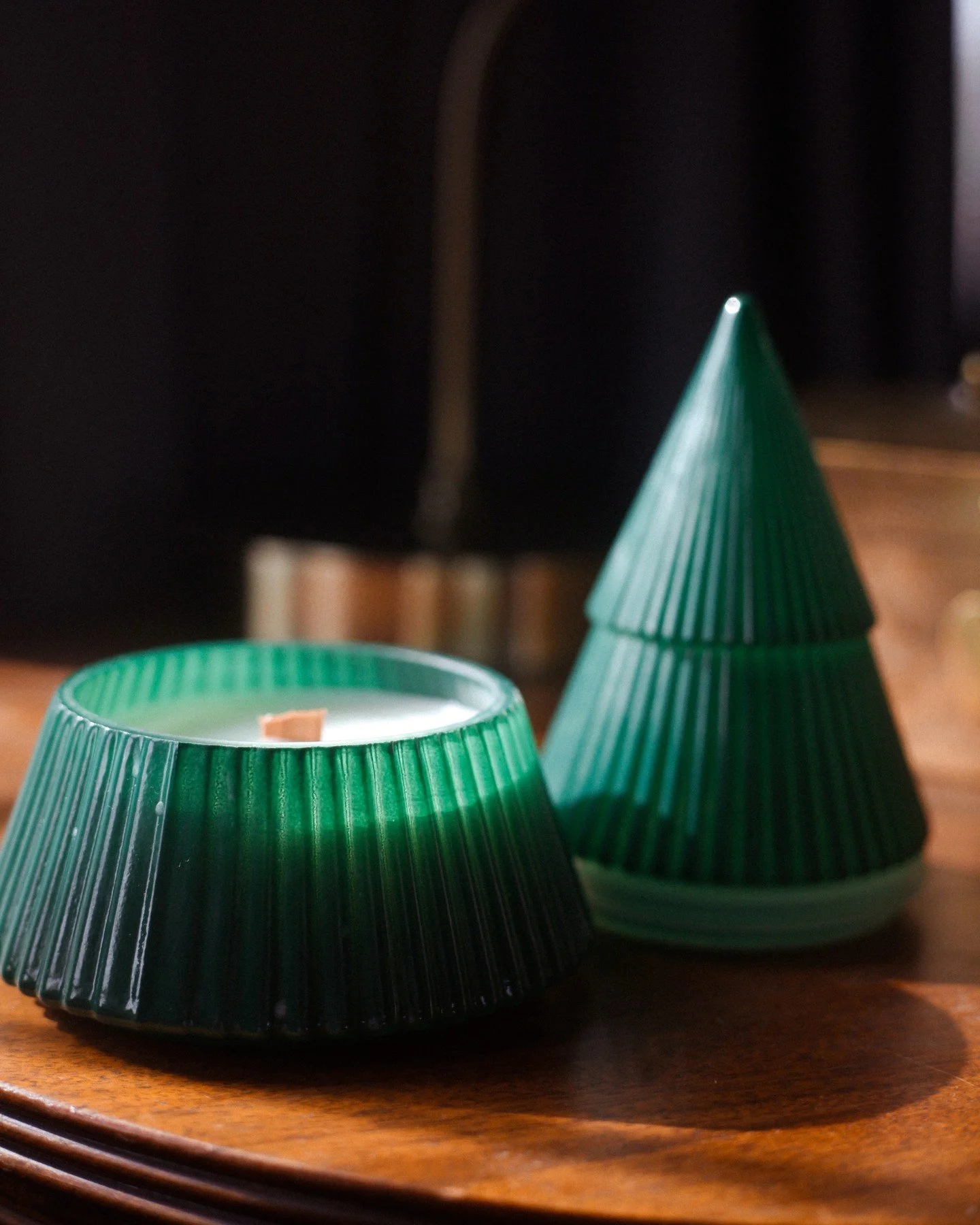 Holiday candles are here ✨ 🎁 🎄

I haven&rsquo;t been this excited about a holiday collection in a long time. 

I spent several weeks trying to find the perfect collection to fill everybody&rsquo;s abode --head to stories and tell me your favorite f