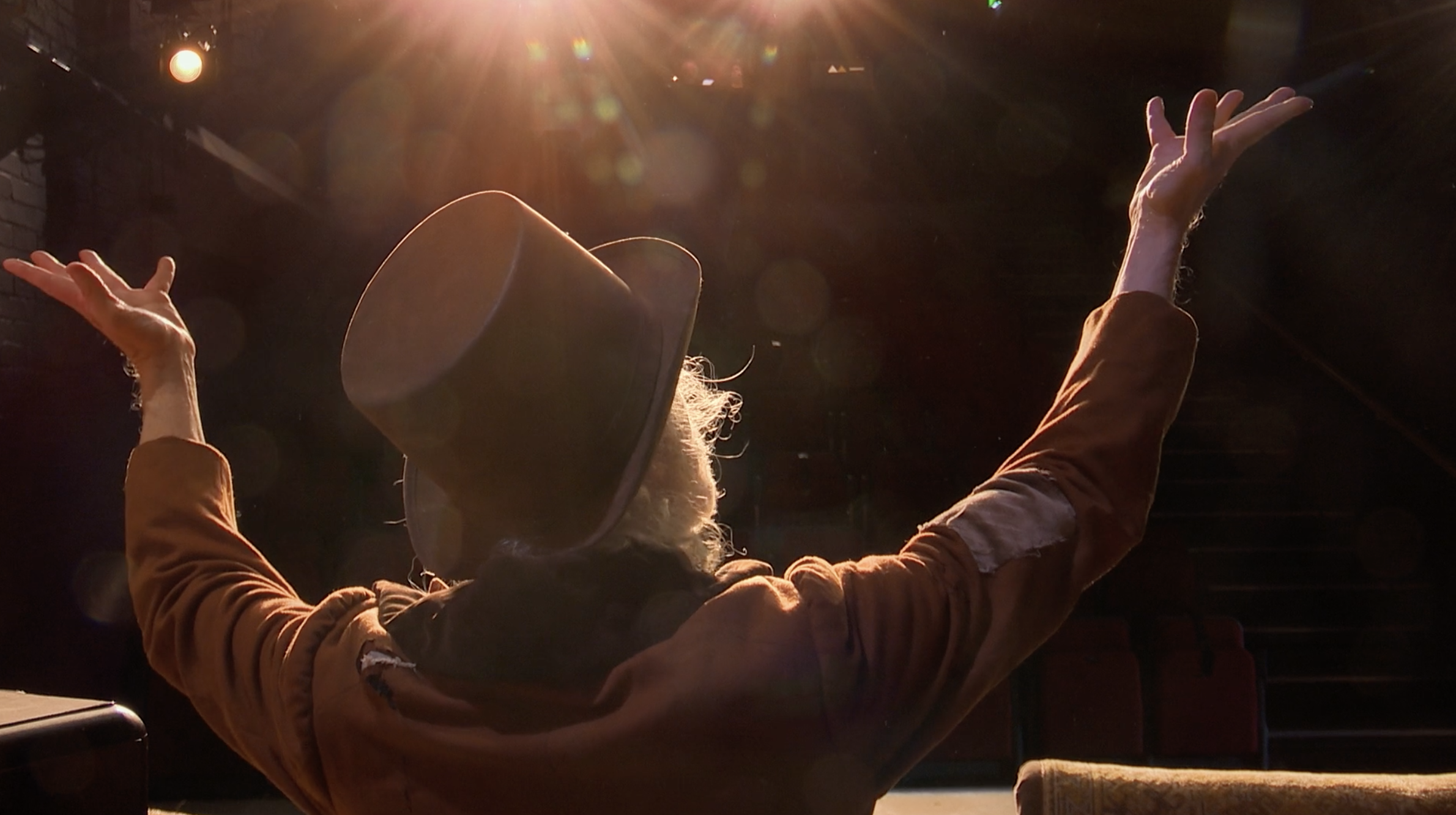 OUT OF THE BOX | Directed by Theo Jessel | 14min32 | 2022 | United Kingdom