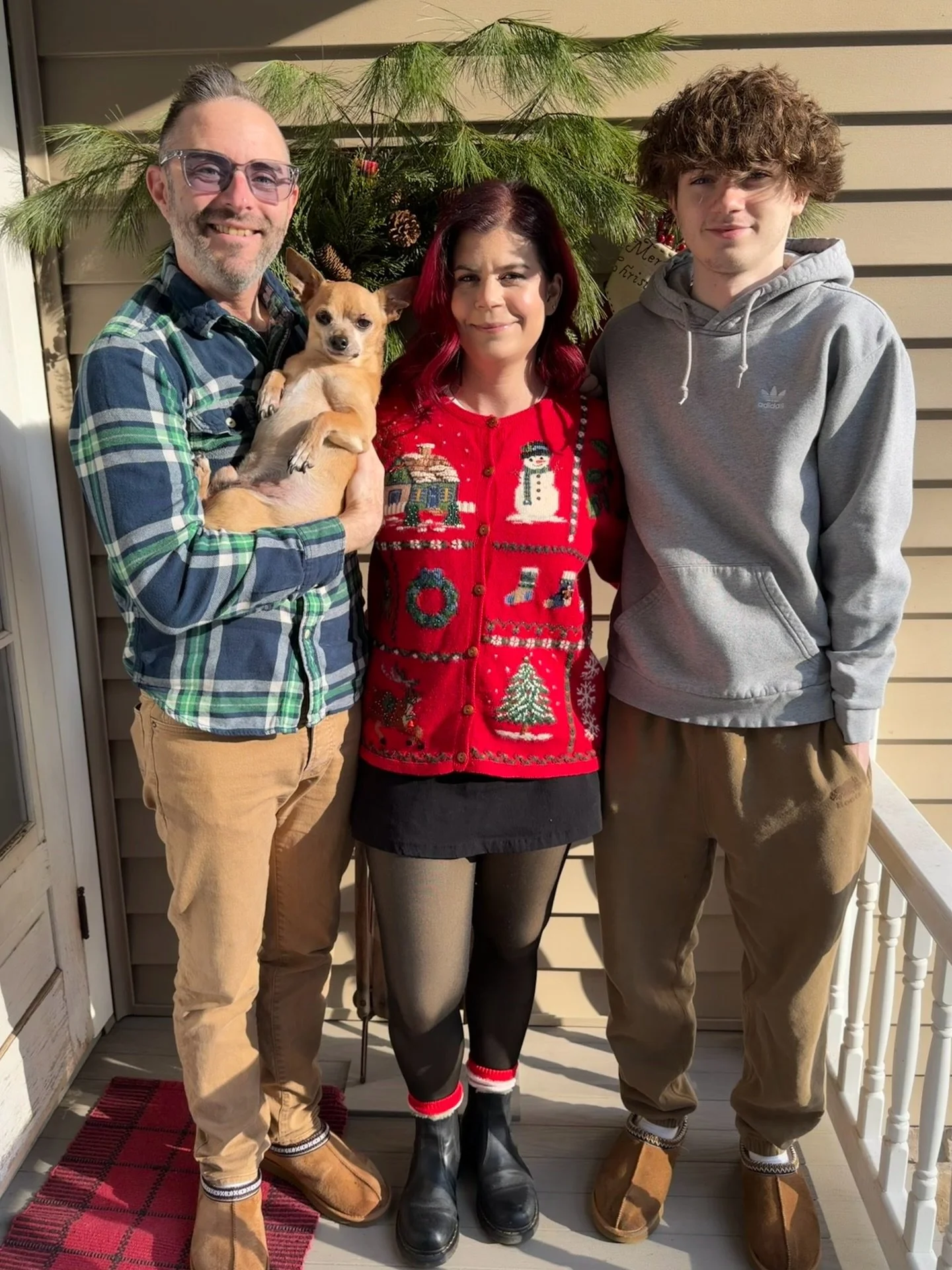 Merry Christmas to you and yours from me and mine!🎄