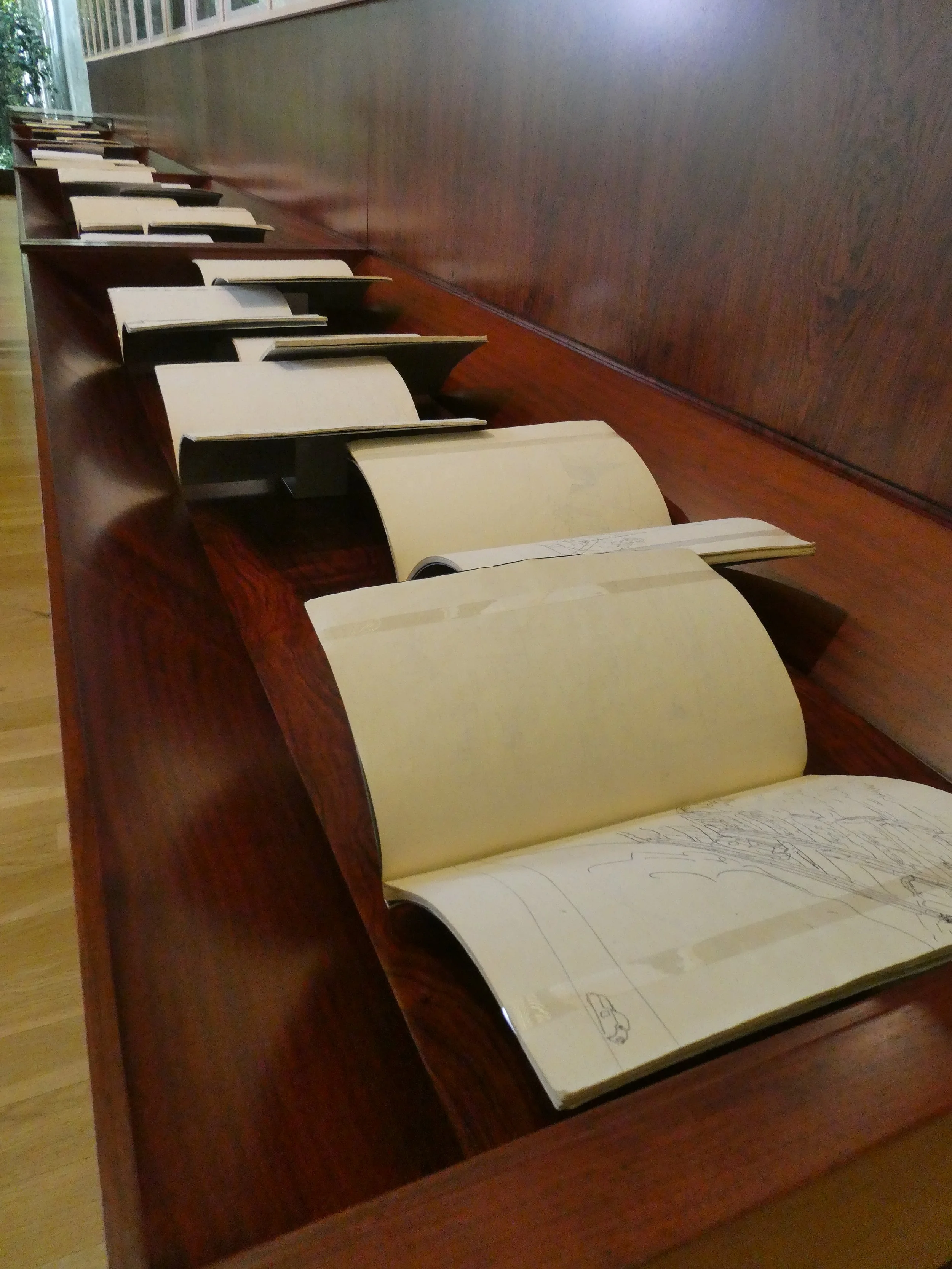 Vastzetten van bladzijden schriften voor 'Siza' | Álvaro Siza Vieira | Fundação Calouste Gulbenkian 