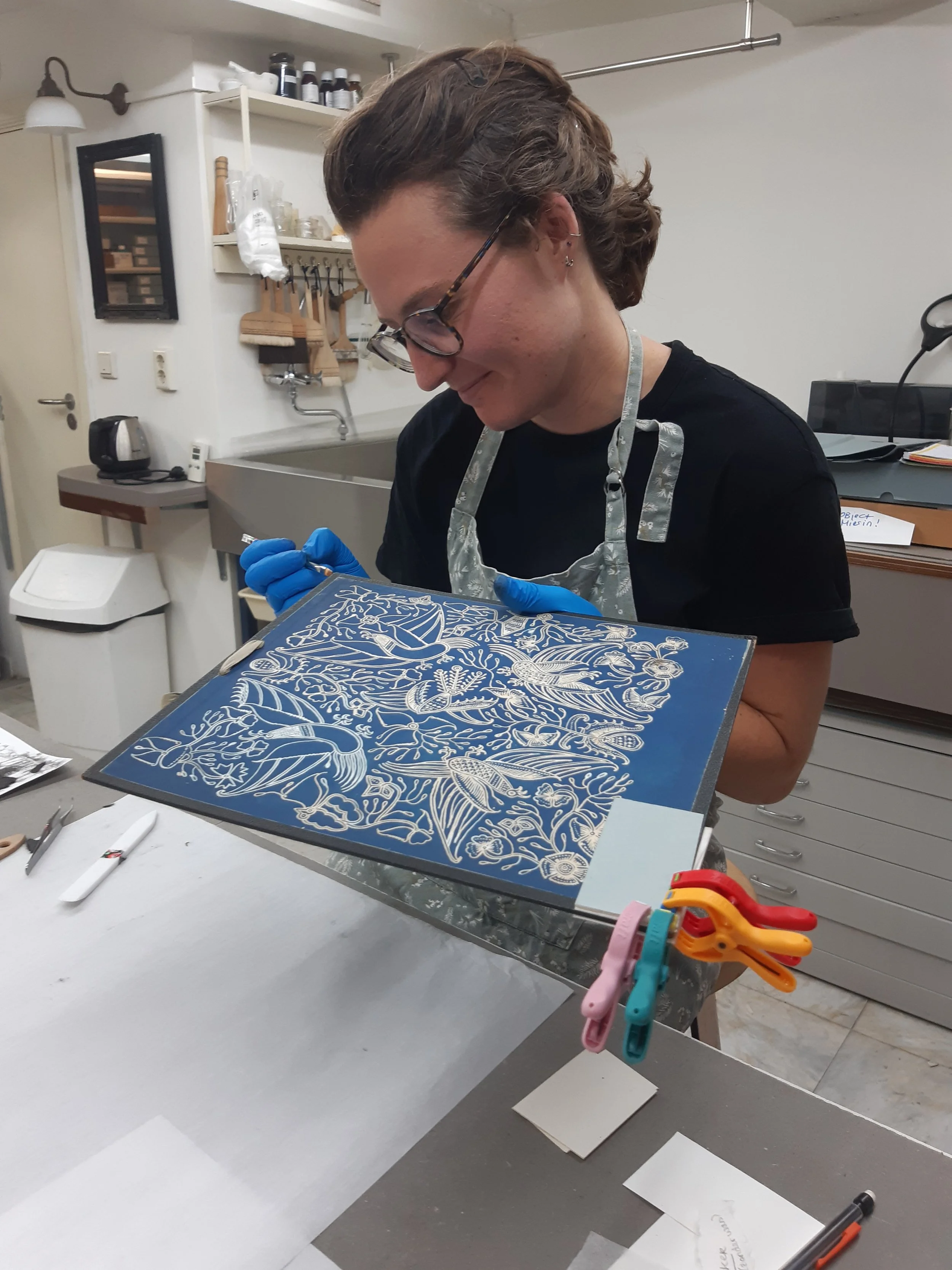 Batik ontwerp uit Indonesië | 33,7 x 31,5 cm | Stichting Nationaal Museum voor Wereldmuseum | Tijdens behandeling | © Anne Roos