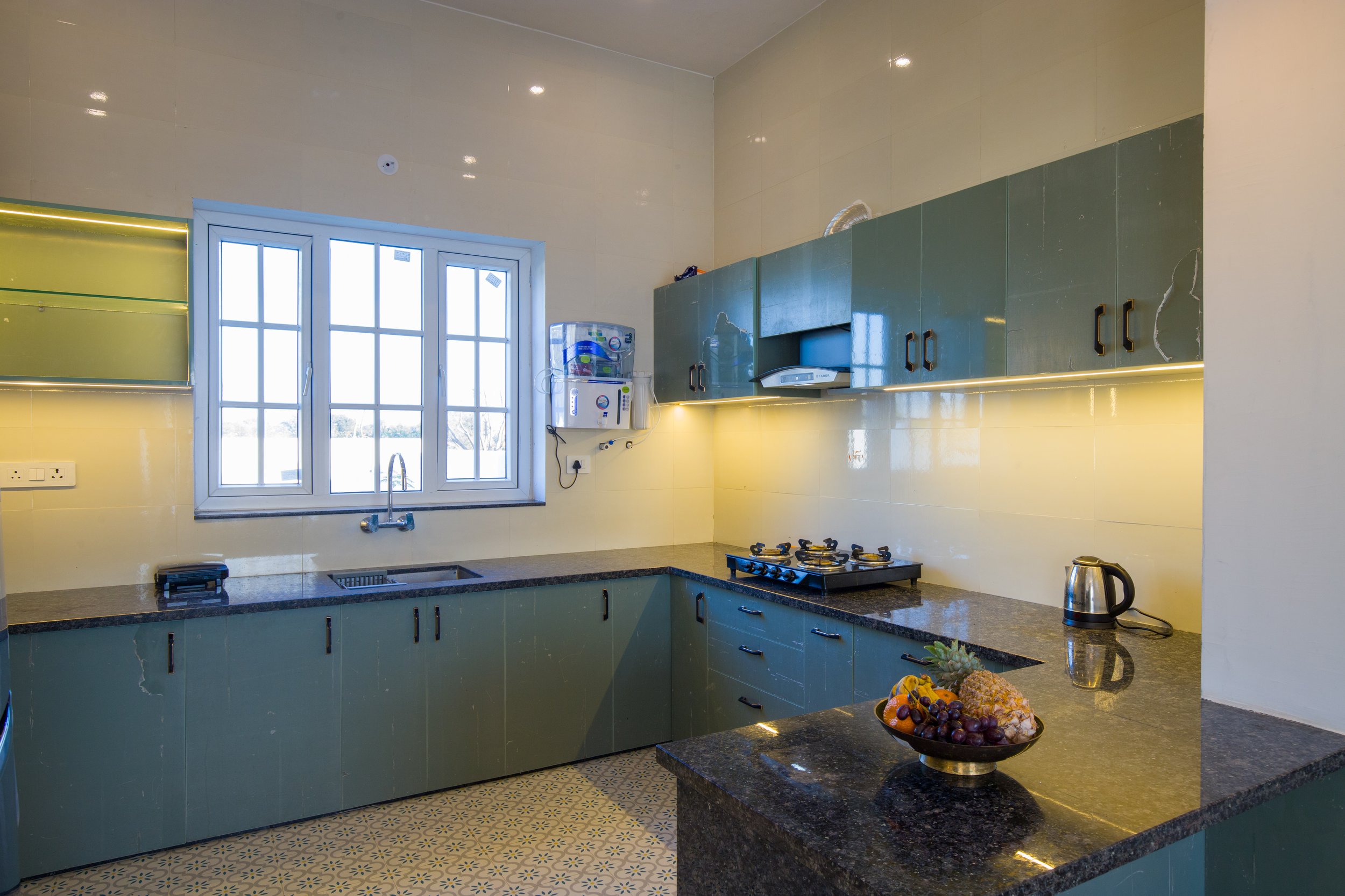 KITCHEN 1.jpg