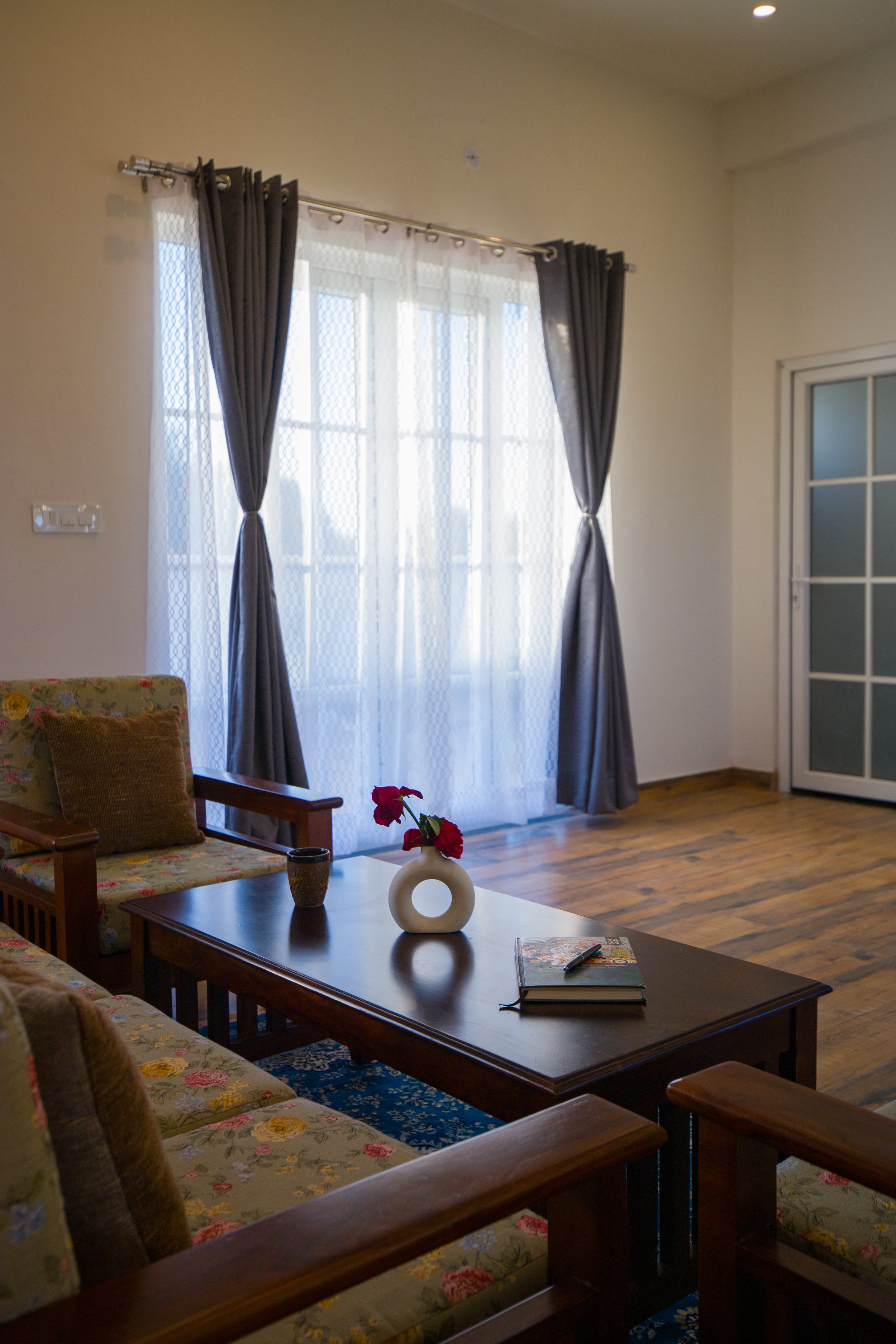 LIVING ROOM 1.jpg