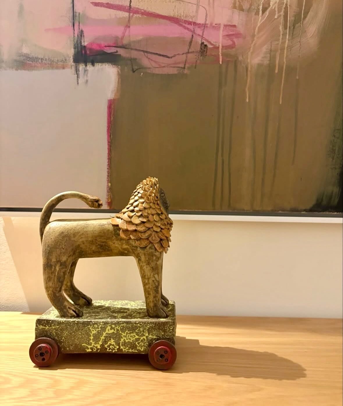 What a handsome beast! And doesn&rsquo;t he look great in front of my painting (swipe for whole painting view)

Contact Sarah at the wonderful @silsoncontemporary for either @louisebell_ceramics beautiful animals or my painting

Fable
104x104cm
Acryl