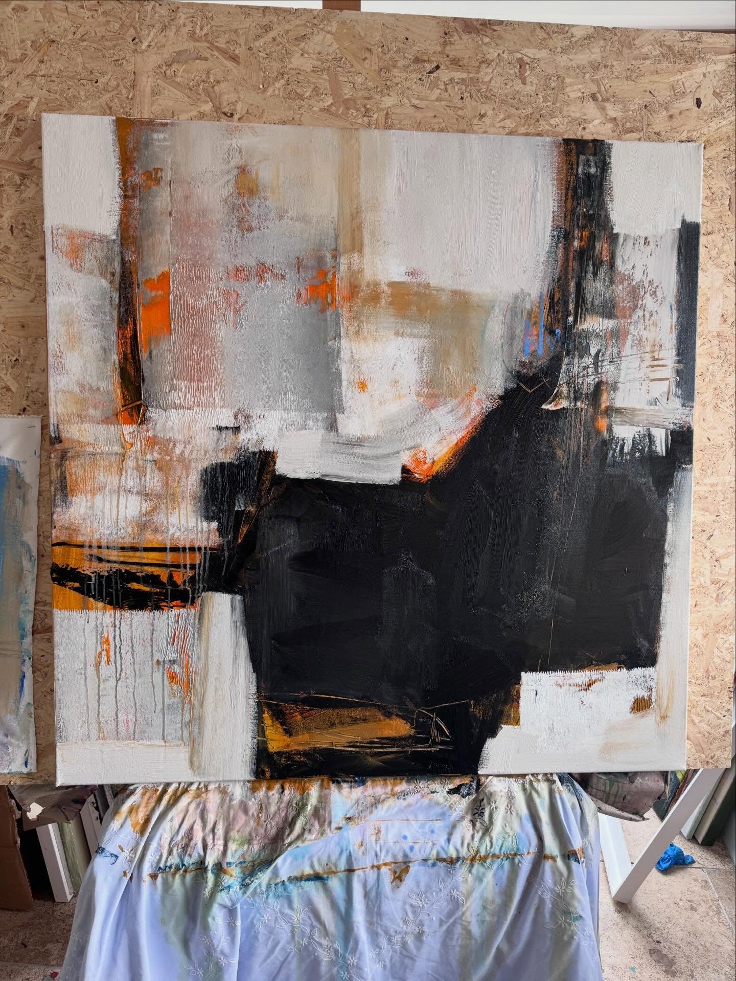Always interesting seeing the progress of a painting that has been in my head a while.

#abstractpainting #acrylicabstractpainting #mixedmediacontemporary #ukartgallery #camillaclarkart