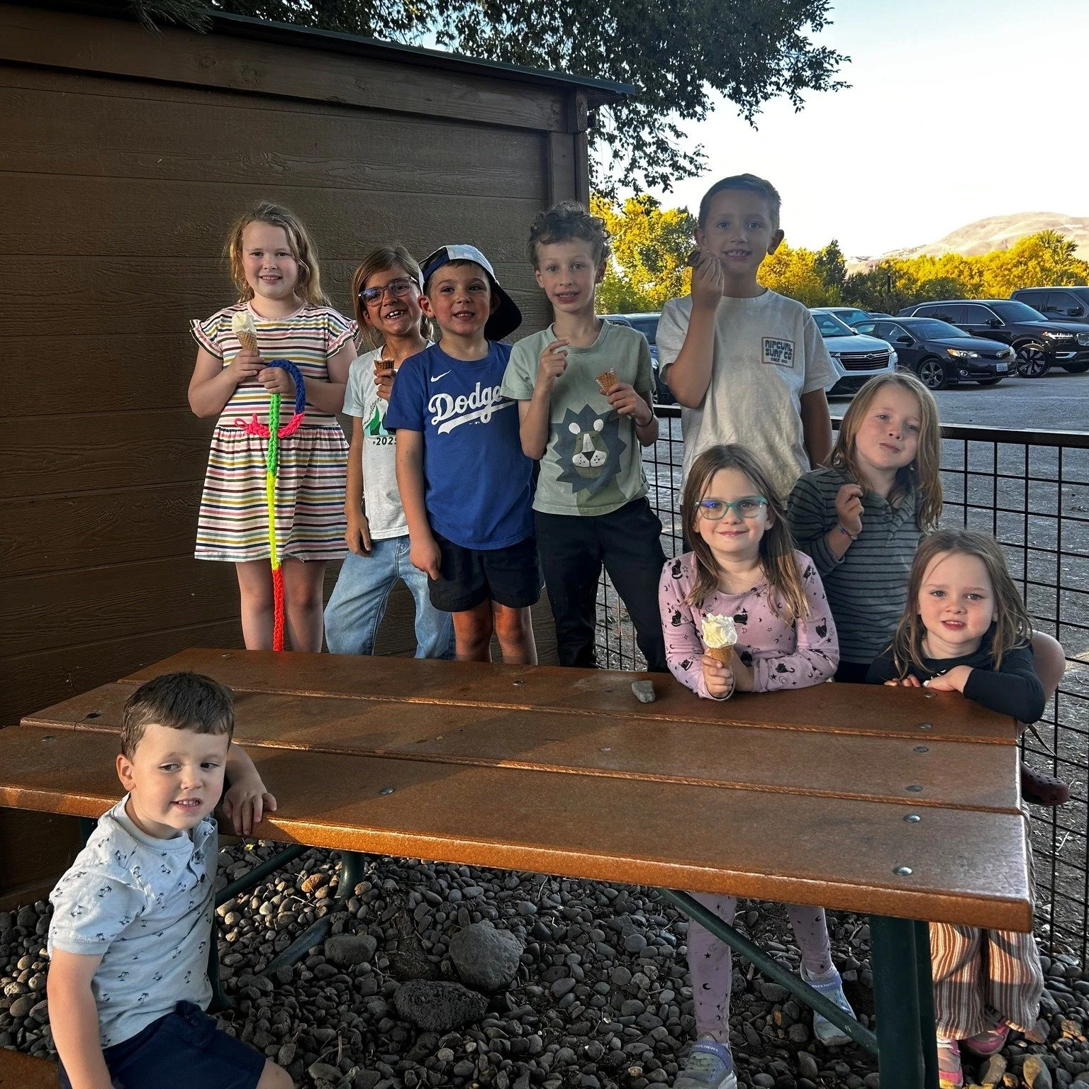 Here's the scoop...Friday evening was a sweet one at Mountain View Montessori in the Elementary and Adolescent Communities!
Our families gathered on campus for an evening of ice cream, conversation, and fun together. We were especially happy to see a