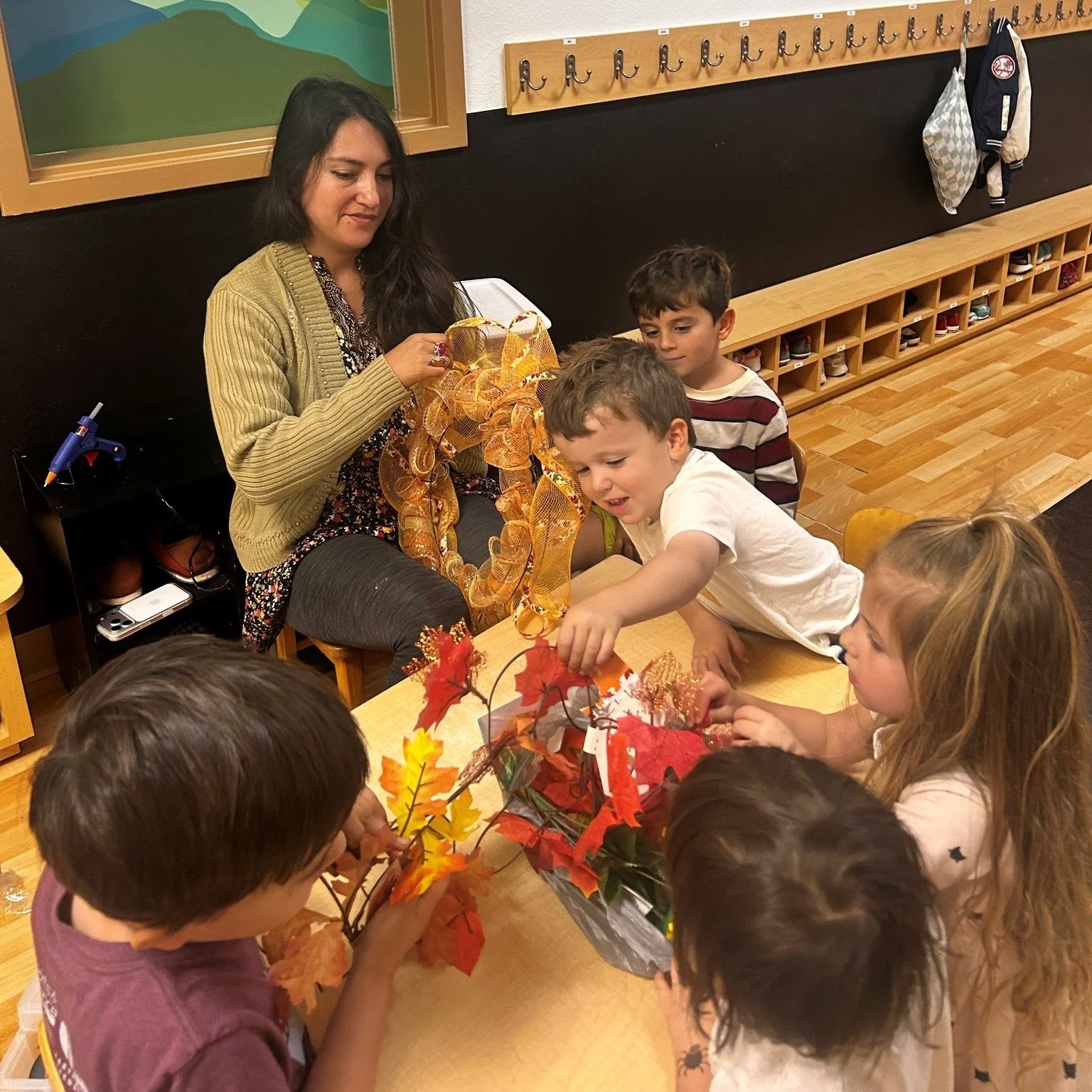 A light dusting of snow on Mt. Rose can only mean one thing&hellip; 
Mountain View Montessori&rsquo;s Scarecrows for Good are coming! 
Keep an eye out for them on the curb starting October 19!