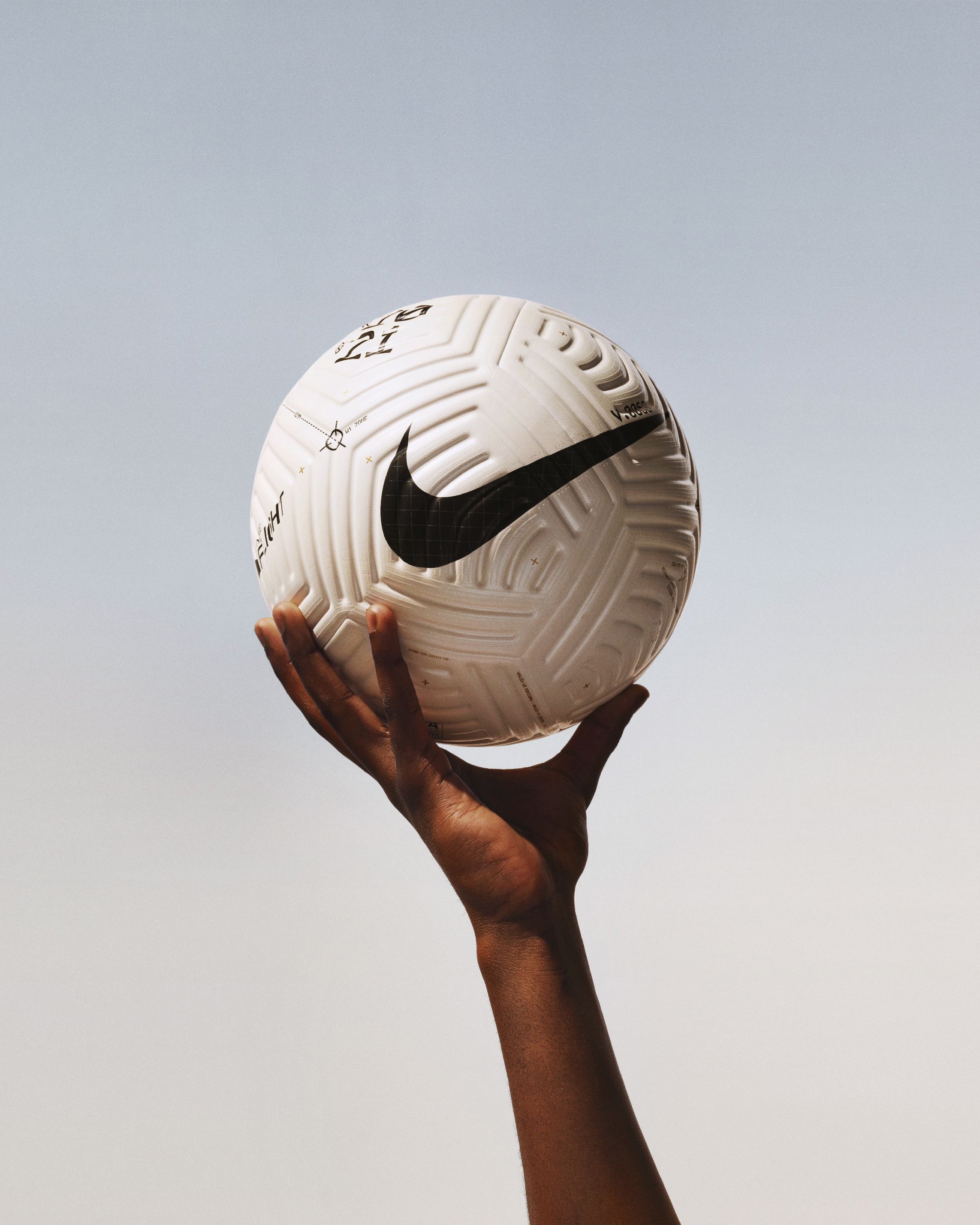 FA20_GFB_FlightBall_AthleteImagery_Product_02.jpeg