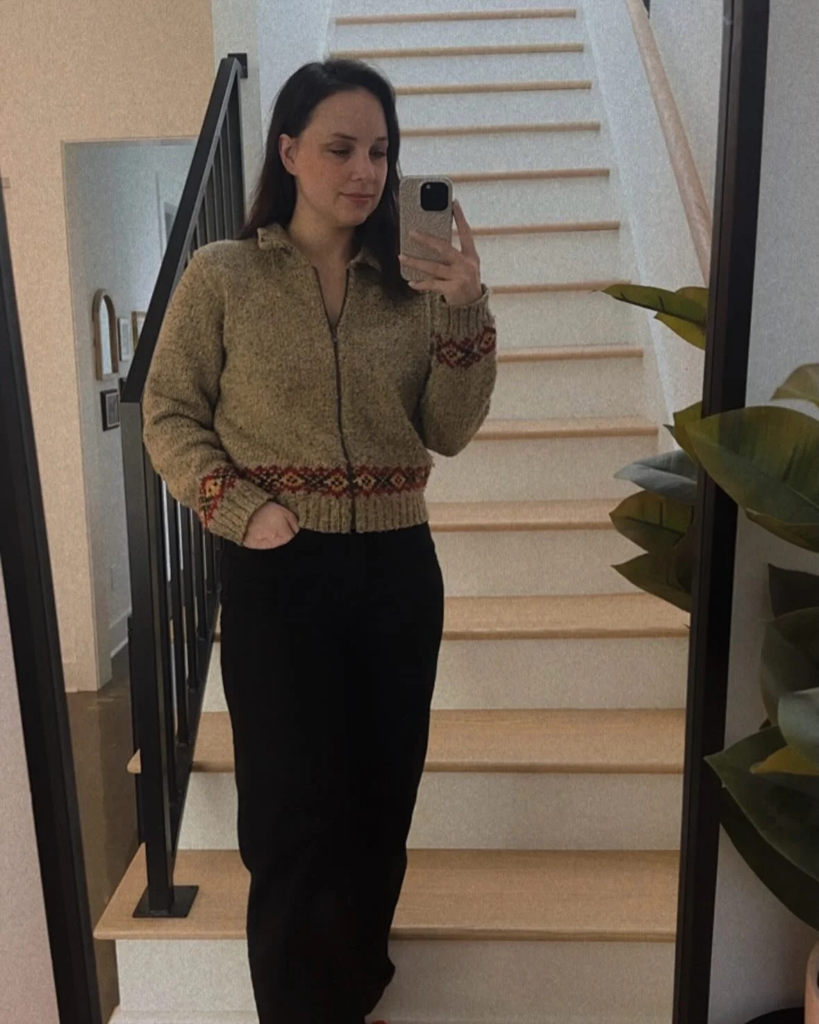 Life has been an adventure lately ✨ trying new restaurants and adding another kitten to the family, ice storms and writing writing writing, crafts and bookstore events, vintage finds, and trying to find ways to slow down when life is overwhelmingly b