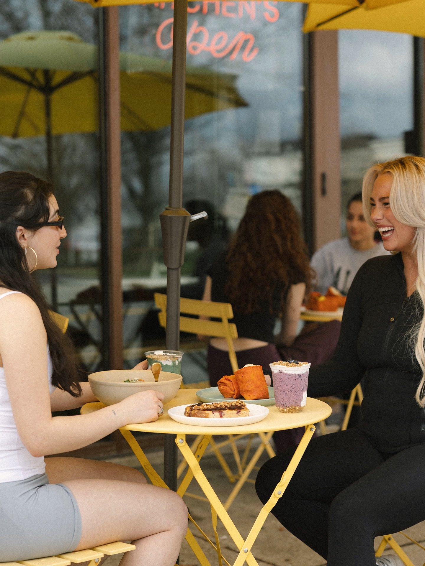 Post workout ☑️ Pre errands ☑️ Whenever the sun is shining ☑️ Our patios are the place to be! Who else is looking forward to a week of warmer temps and sunshine? 🙋&zwj;♀️☀️

#columbusfoodscene #cbusfoodscene #cbusfoodie #614foodie #cafevibes