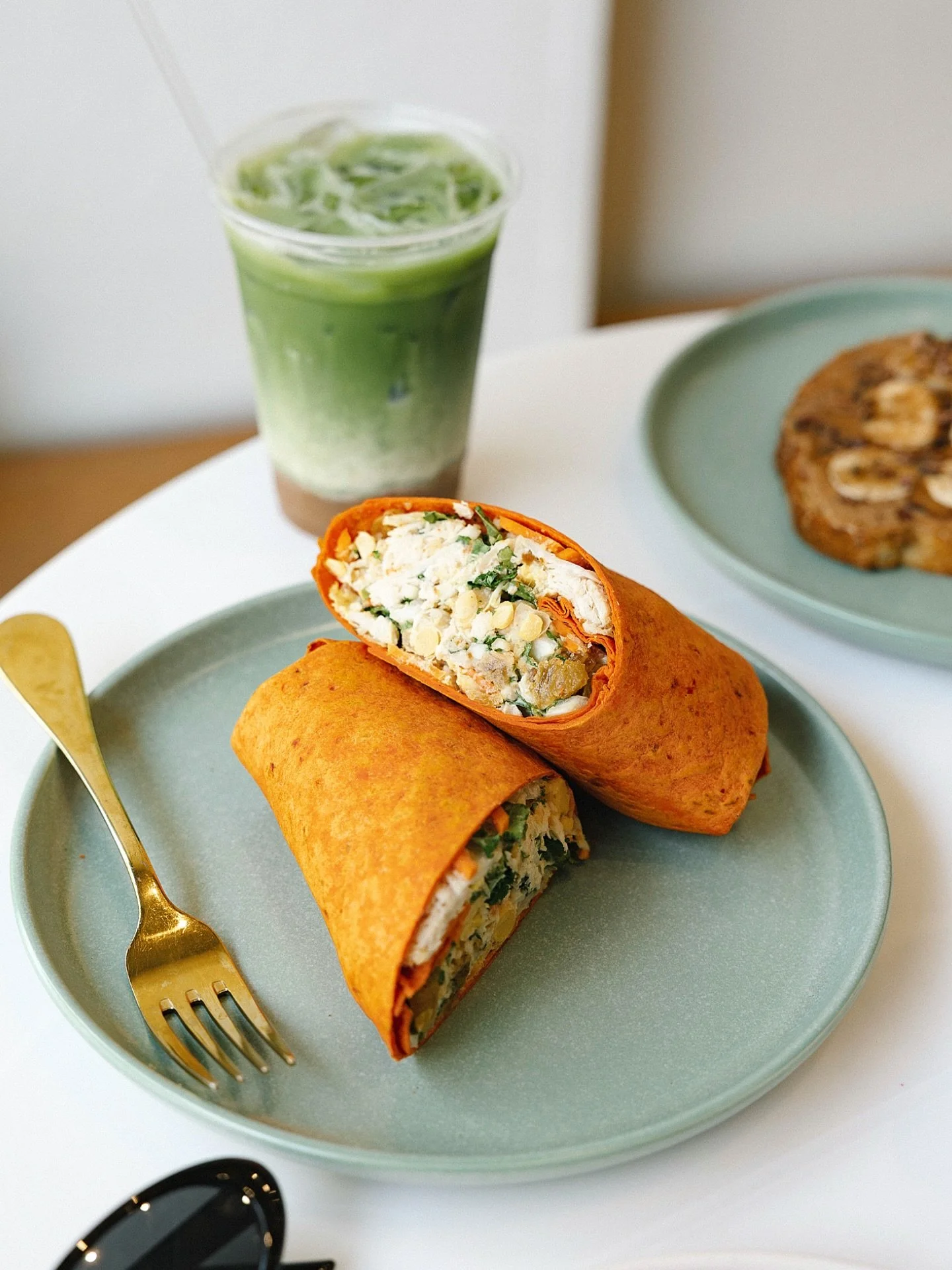 You heard it here first&hellip; the Kale Chicken Casesar Wrap is becoming a new favorite on the menu 🤭

This wrap takes our Kale Caesar Salad to the next level with our signature napa kale greens mix, roasted chicken, shredded carrots, lemon garlic 