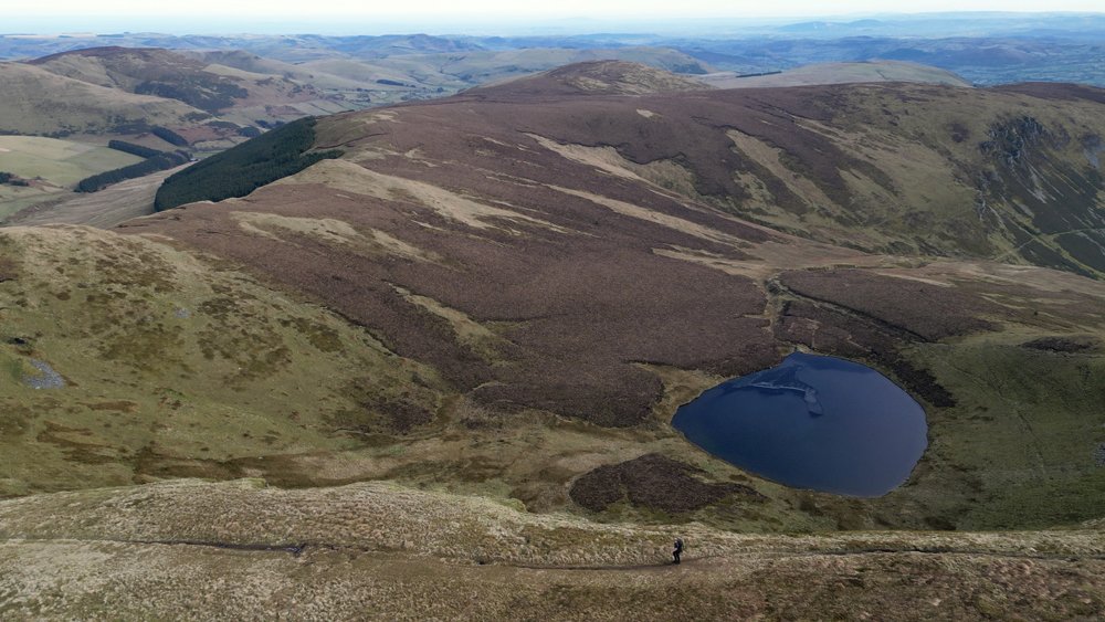 Ridge walk above Llyn Lluncaws
