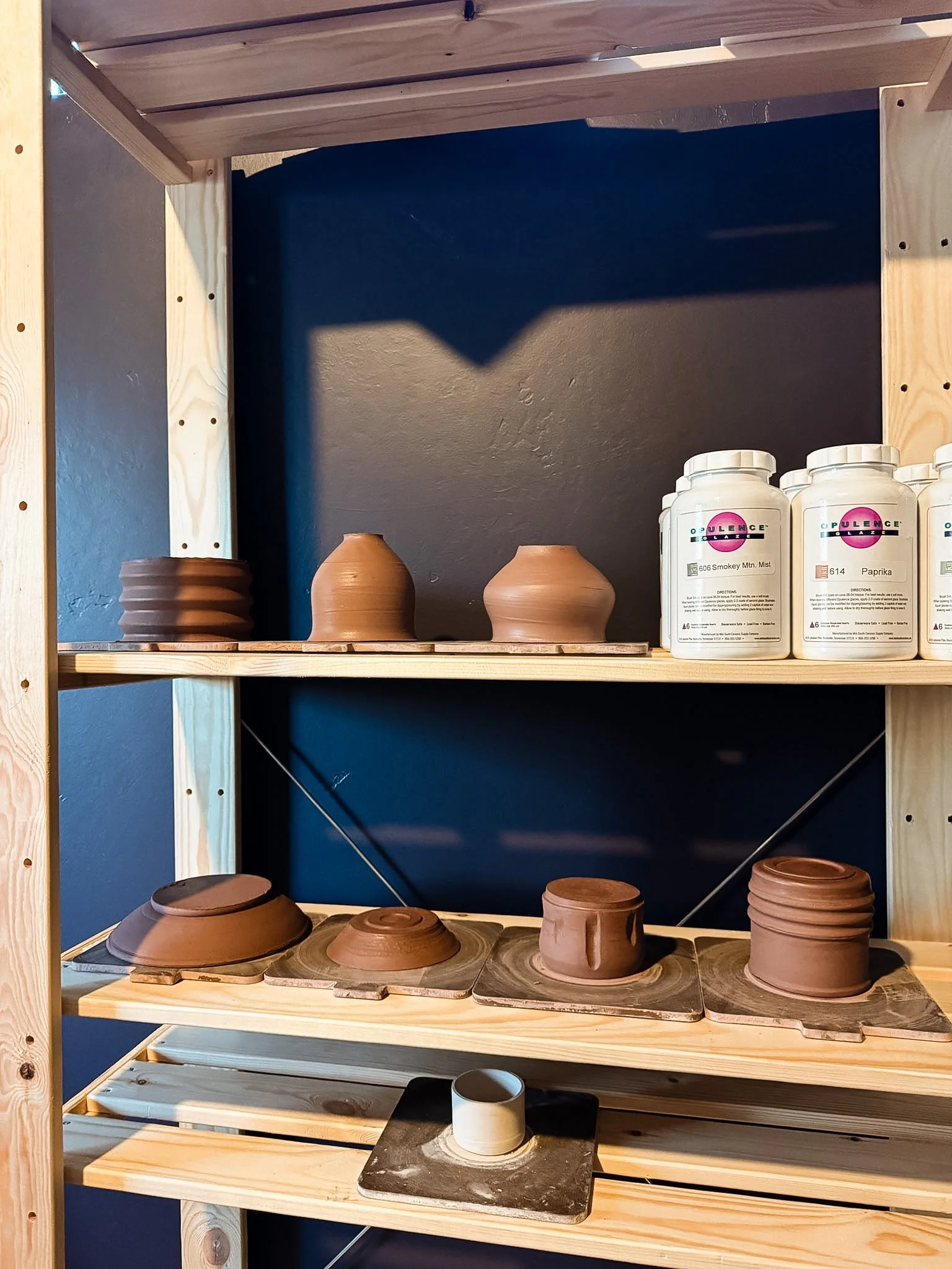  Freshly thrown vessels on top, freshly trimmed ones on bottom! 