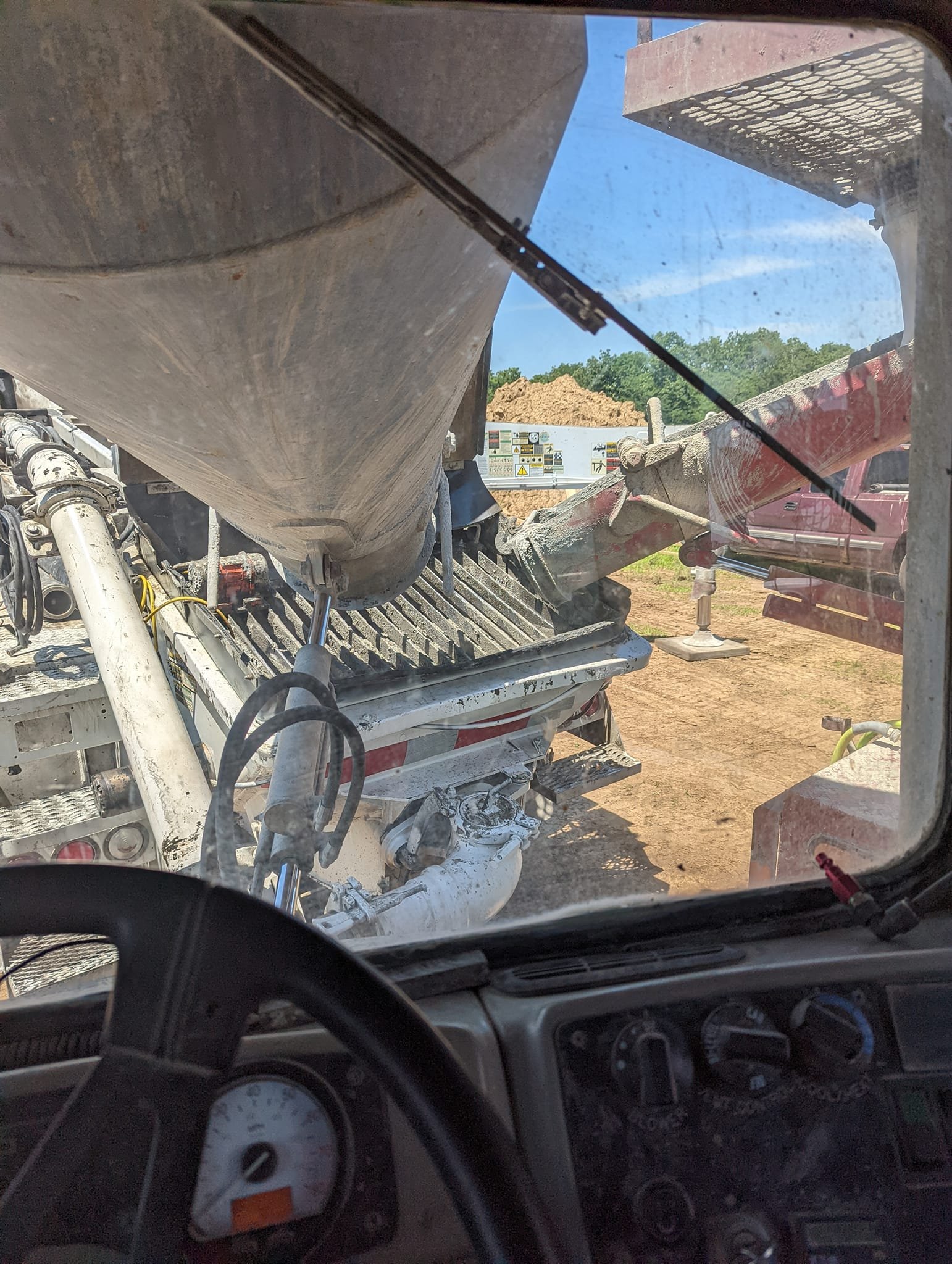EasyHandledTrucks.jpg
